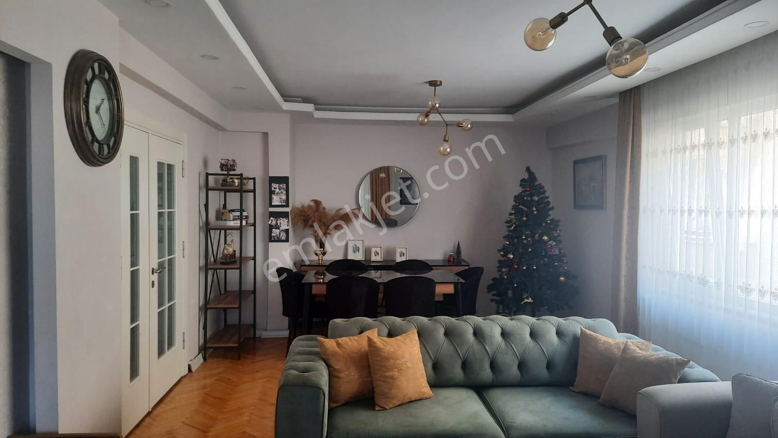 Merkezi Konumda İçi Yenilenmiş 3+1, Asansörlü, Doğal Gazlı, Geniş Kullanımlı Daire