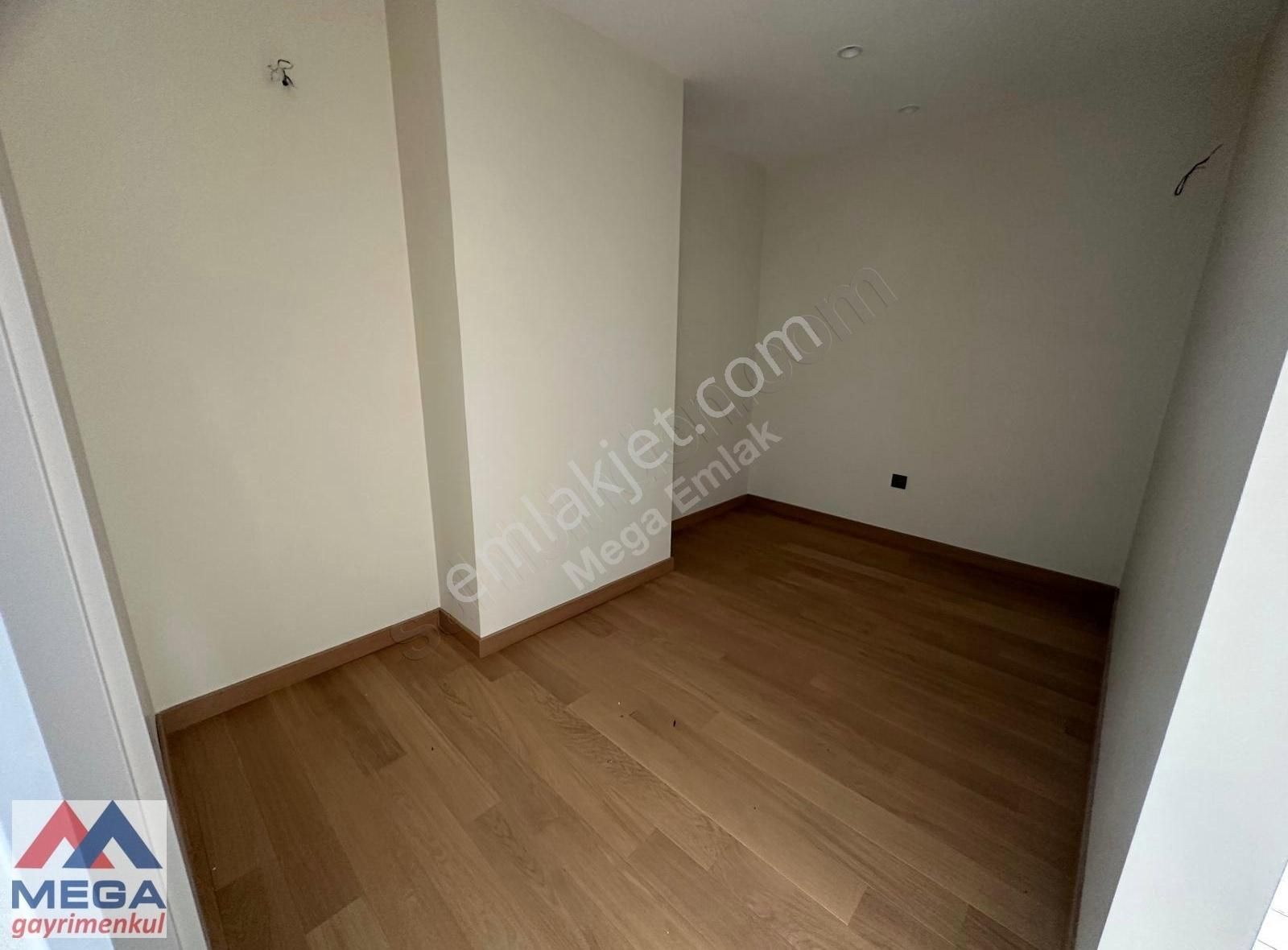 Büyük Klübe Yakın Panoramik Deniz Manzaralı 200m2 Katta Tek 4+1 - Görsel 22