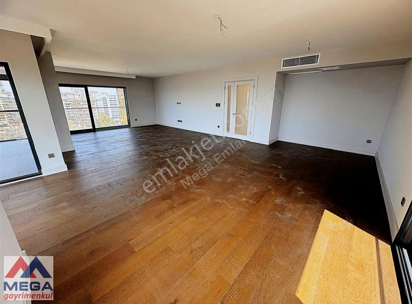 Büyük Klübe Yakın Panoramik Deniz Manzaralı 200m2 Katta Tek 4+1 - Görsel 5