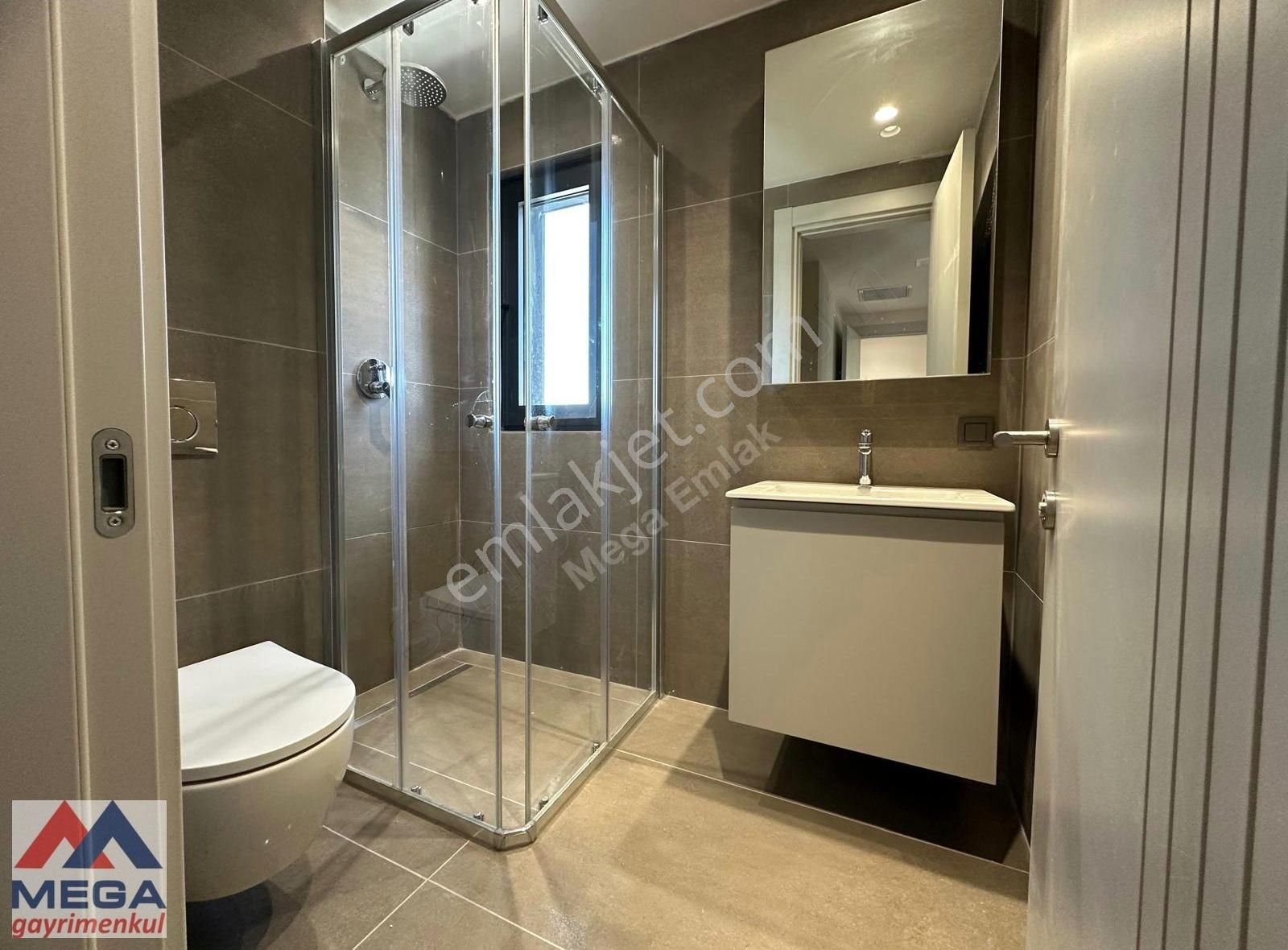 Büyük Klübe Yakın Panoramik Deniz Manzaralı 200m2 Katta Tek 4+1 - Görsel 26