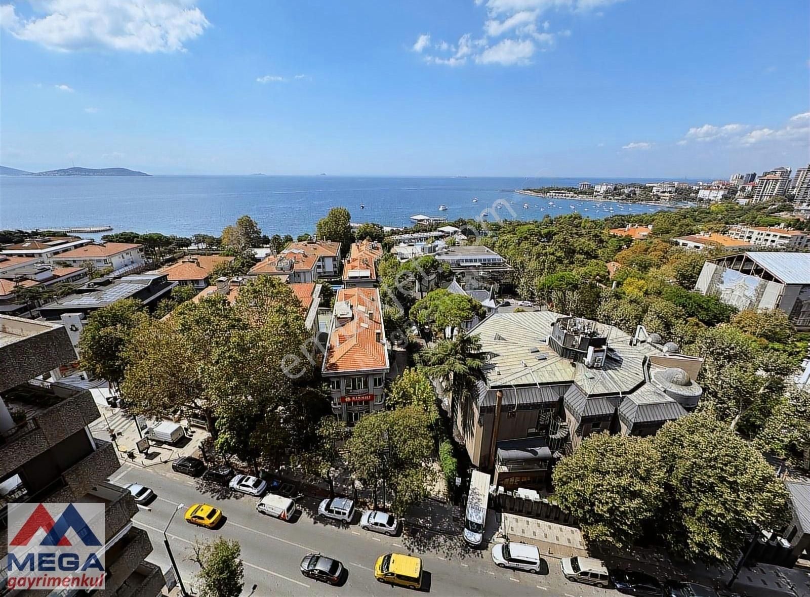 Büyük Klübe Yakın Panoramik Deniz Manzaralı 200m2 Katta Tek 4+1 - Görsel 19