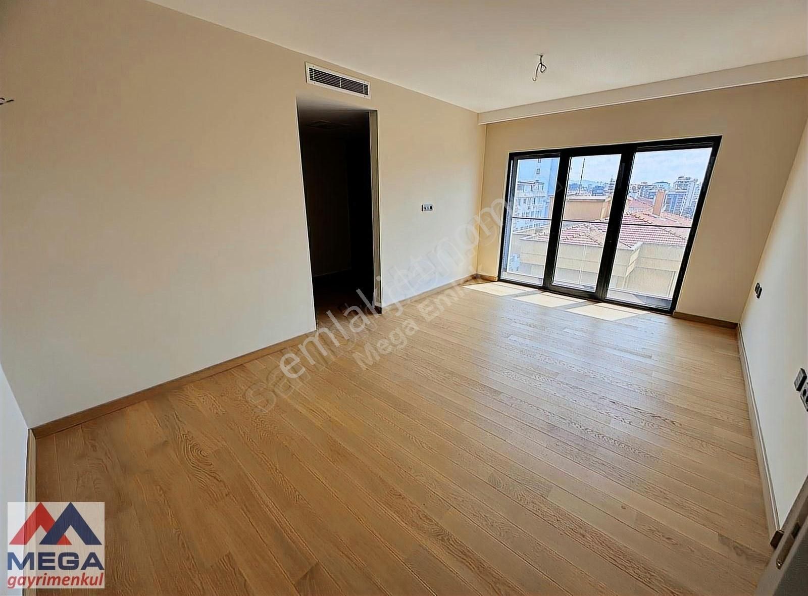 Büyük Klübe Yakın Panoramik Deniz Manzaralı 200m2 Katta Tek 4+1 - Görsel 11