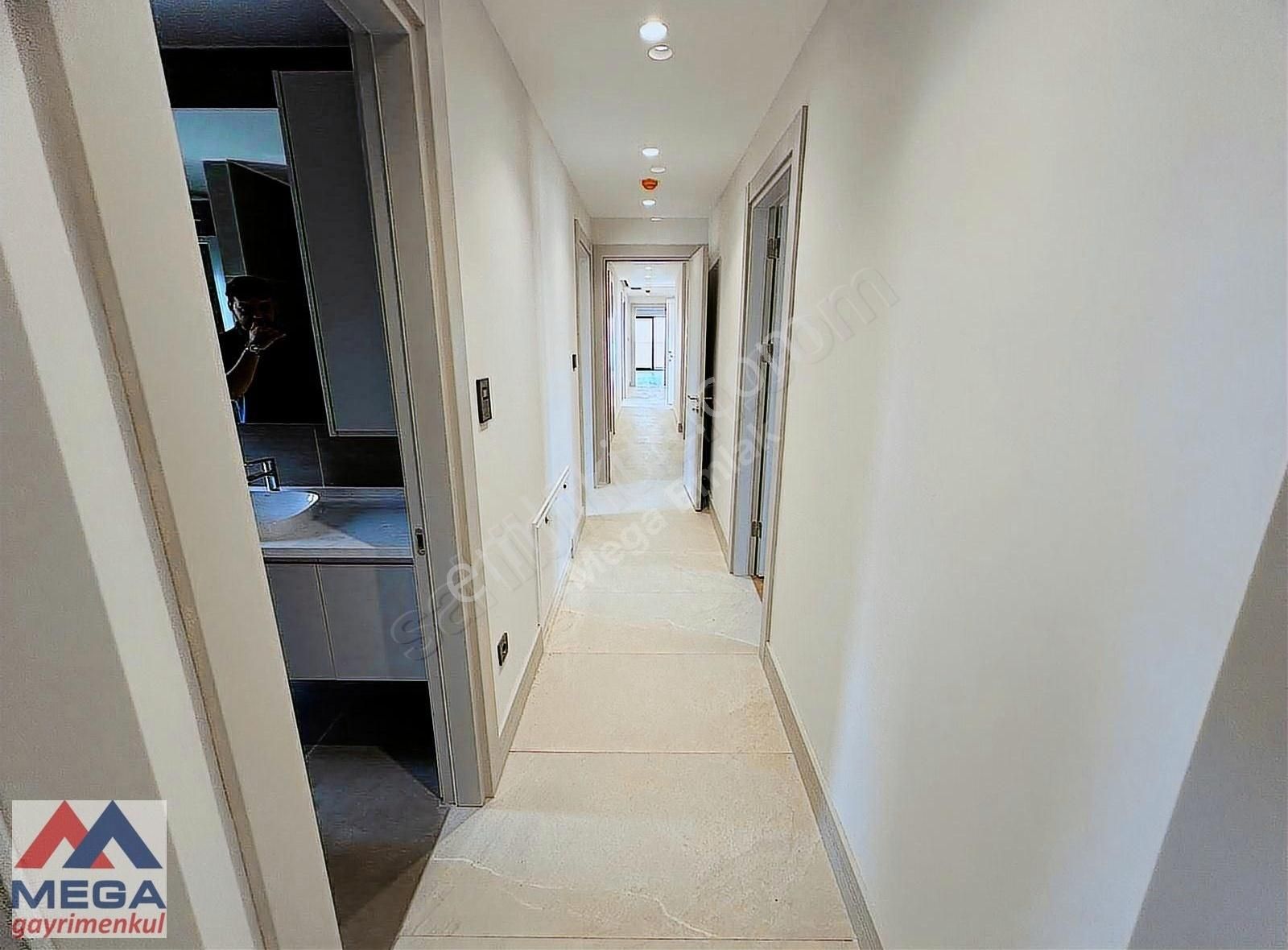 Büyük Klübe Yakın Panoramik Deniz Manzaralı 200m2 Katta Tek 4+1 - Görsel 31