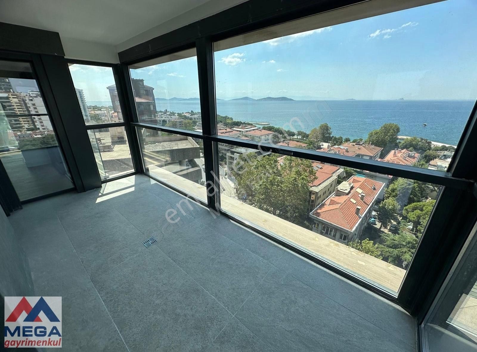 Büyük Klübe Yakın Panoramik Deniz Manzaralı 200m2 Katta Tek 4+1 - Görsel 29