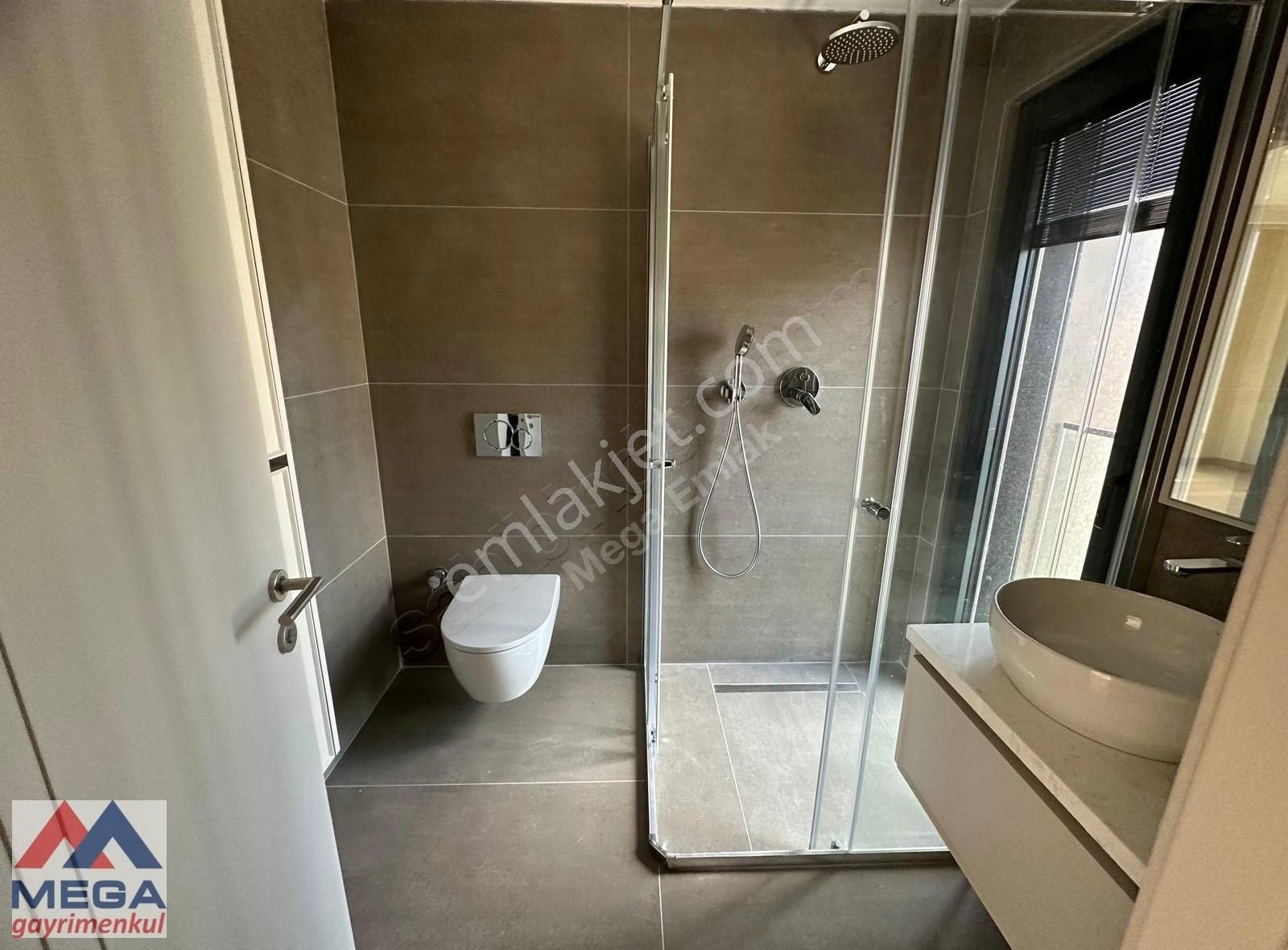 Büyük Klübe Yakın Panoramik Deniz Manzaralı 200m2 Katta Tek 4+1 - Görsel 27