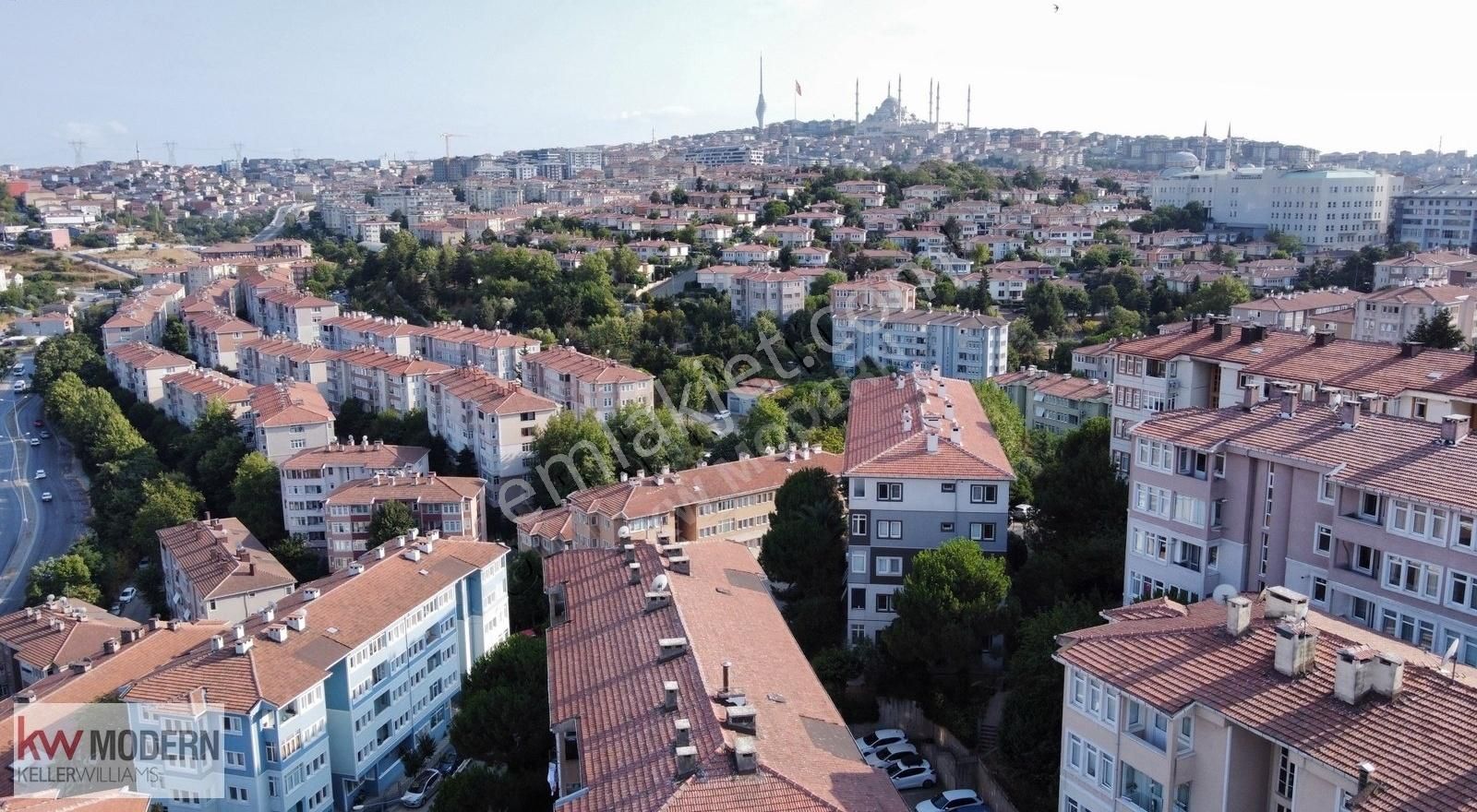 Çengelköy Ata 2 Sitesi'nde Yenilenmiş Önü Açık 3+1 Daire