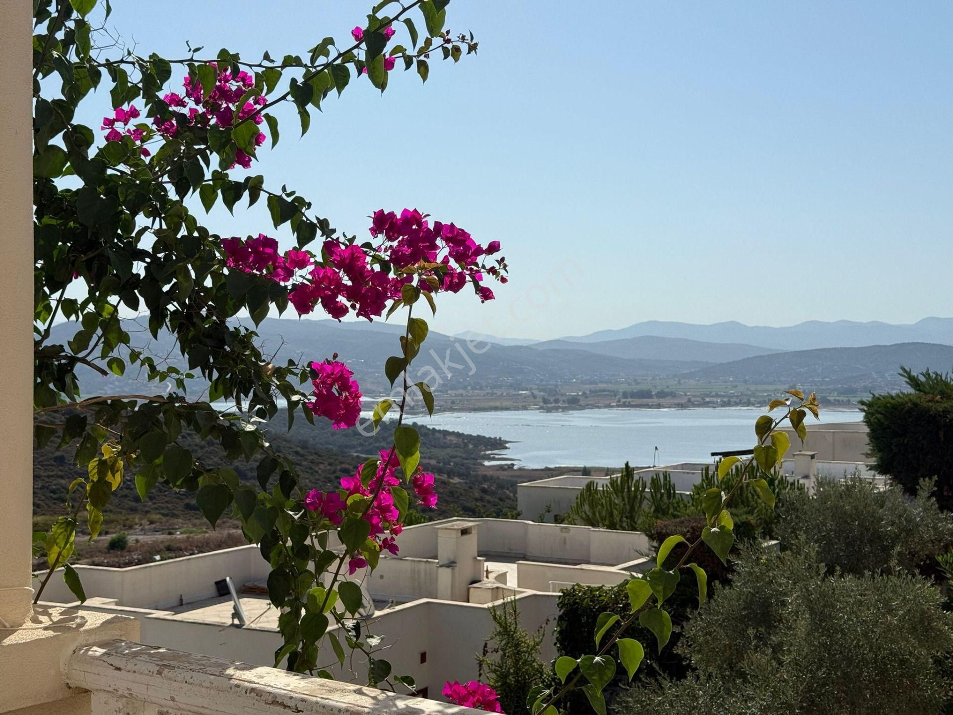 Denize Yakın Butik Sitede Satılık Manzaralı Üstkat Ev İngilizden Uygun Fiyata Ev Güvenlikli Havuzlu - Görsel 19