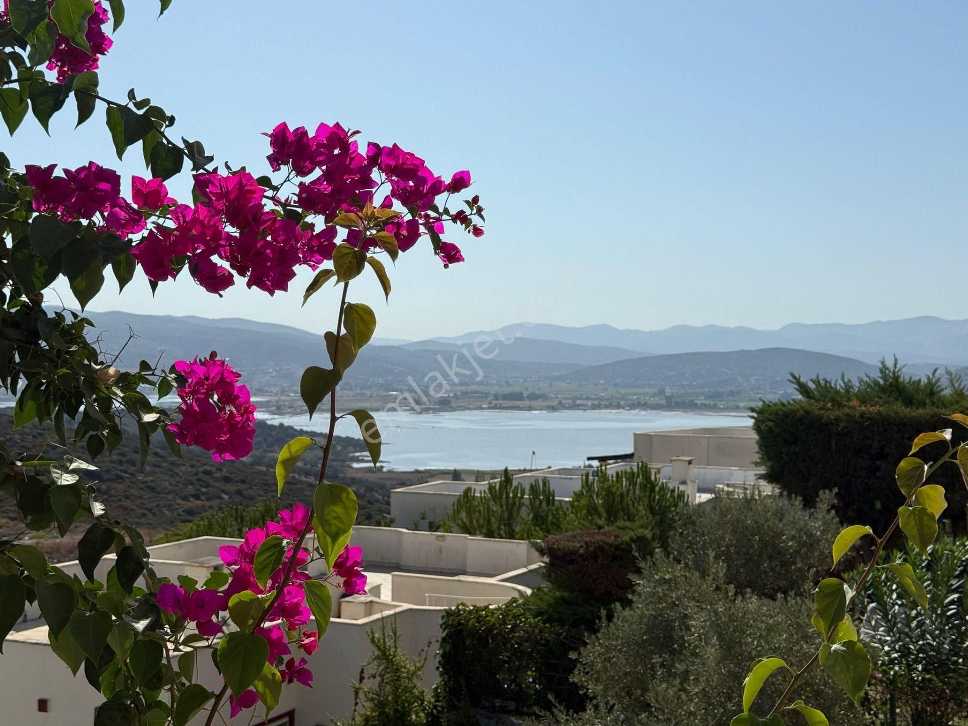Denize Yakın Butik Sitede Satılık Manzaralı Üstkat Ev İngilizden Uygun Fiyata Ev Güvenlikli Havuzlu - Görsel 8