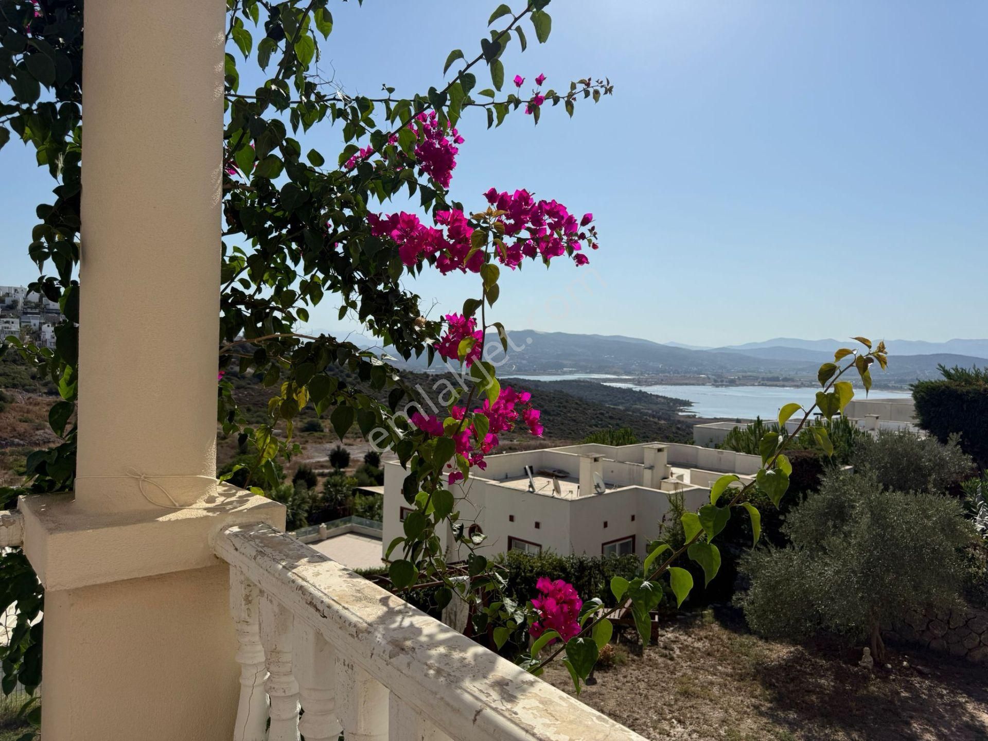 Denize Yakın Butik Sitede Satılık Manzaralı Üstkat Ev İngilizden Uygun Fiyata Ev Güvenlikli Havuzlu - Görsel 10