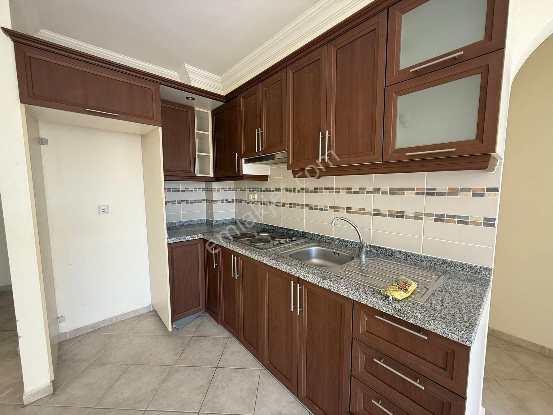 Denize Yakın Butik Sitede Satılık Manzaralı Üstkat Ev İngilizden Uygun Fiyata Ev Güvenlikli Havuzlu - Görsel 7