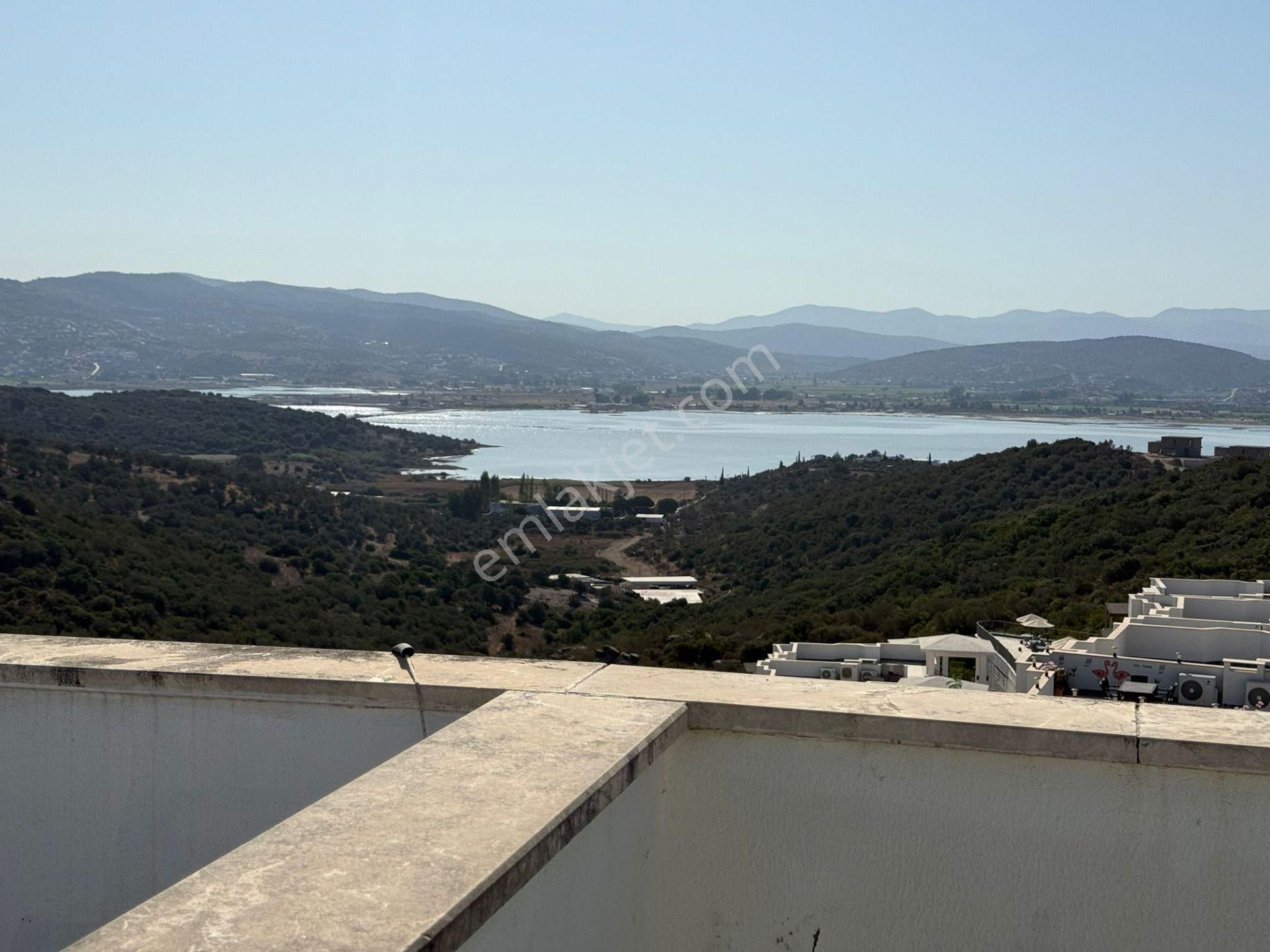 Denize Yakın Butik Sitede Satılık Manzaralı Üstkat Ev İngilizden Uygun Fiyata Ev Güvenlikli Havuzlu - Görsel 21