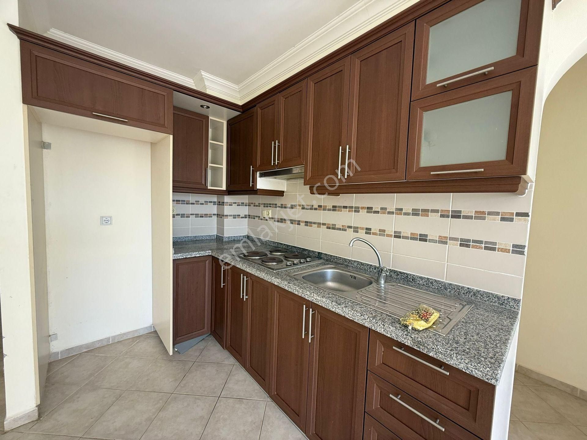 Denize Yakın Butik Sitede Satılık Manzaralı Üstkat Ev İngilizden Uygun Fiyata Ev Güvenlikli Havuzlu - Görsel 13