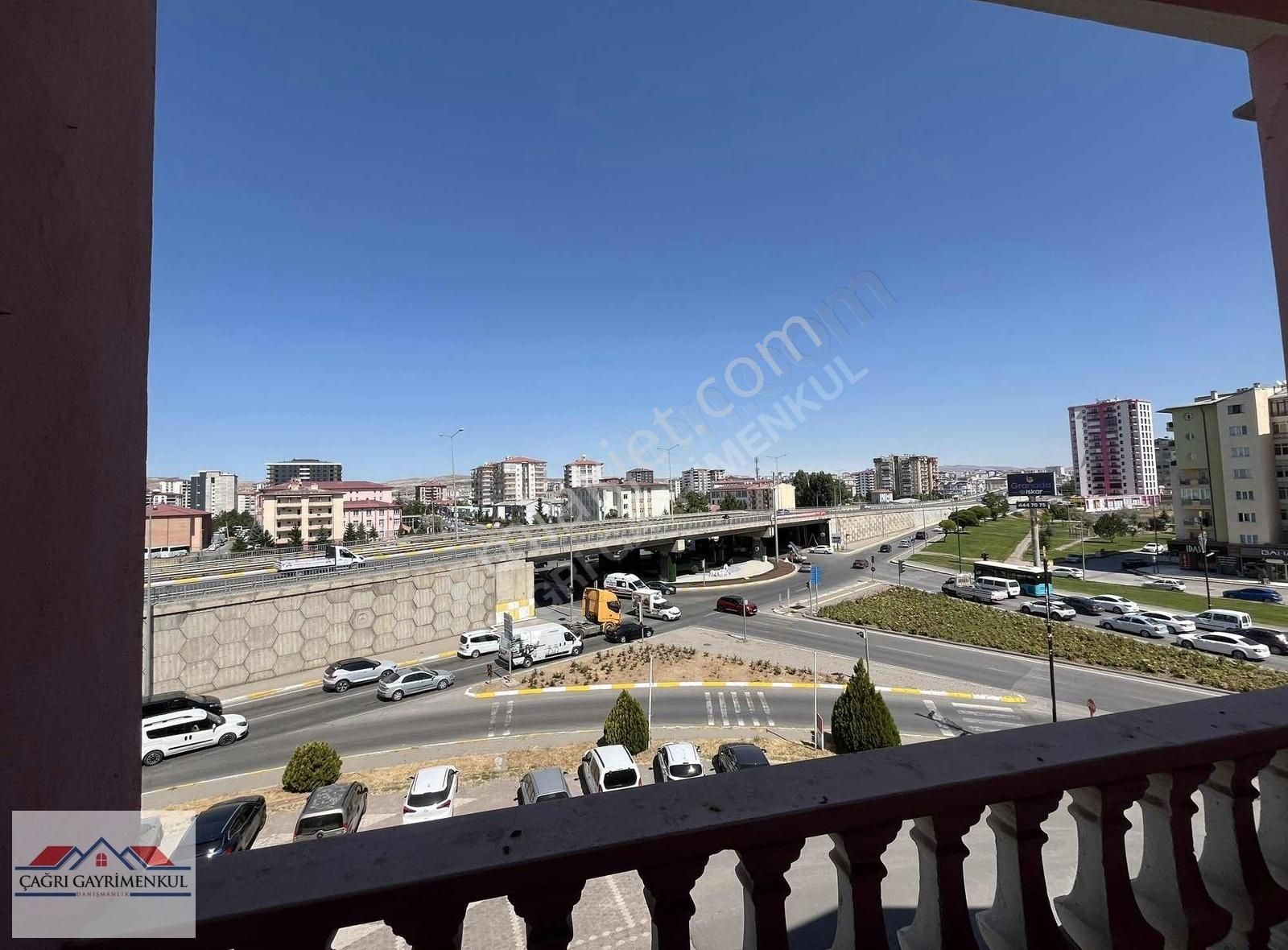 Bağdat Caddesi Girişinde Emre Kitapevi Üzeri Kiralık 3+1 Daire