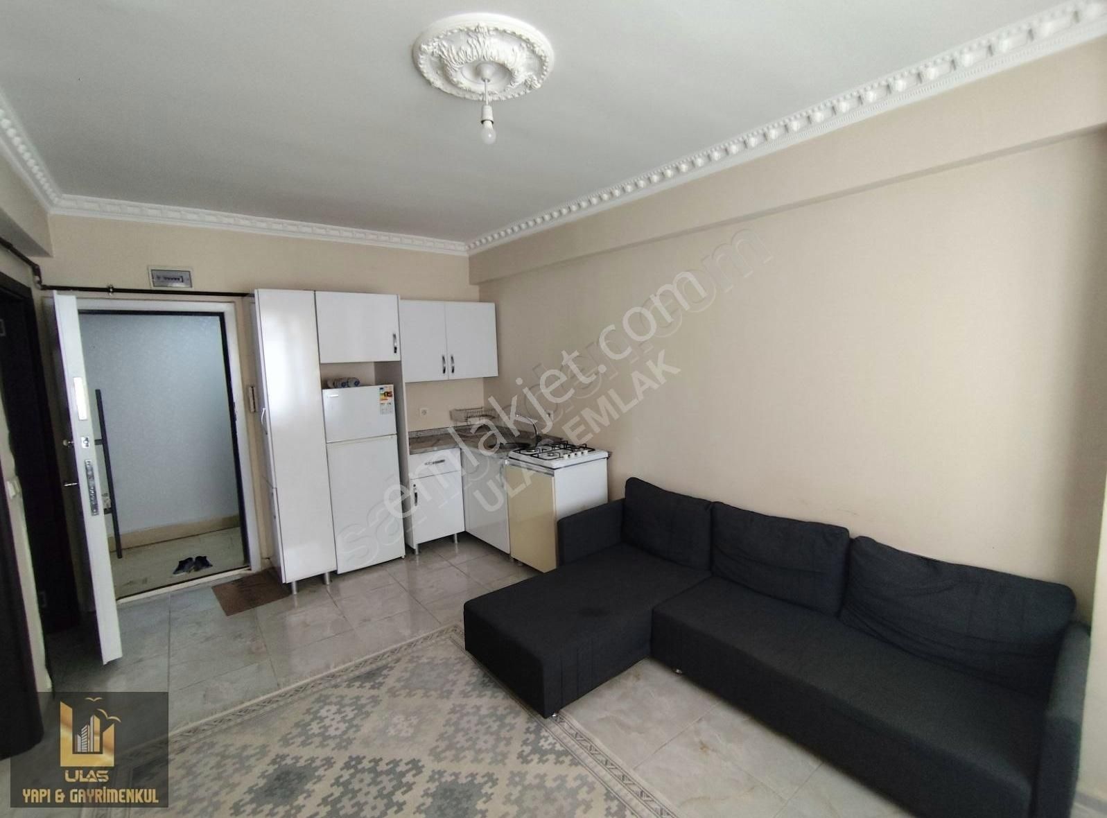 Bahçelievler De Eşyalı 1+1 Kiralık Daire