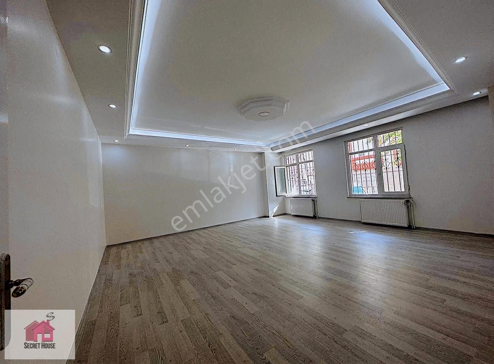Secret House'dan Düşük Aidatlı Kapalı Garajlı 3+1