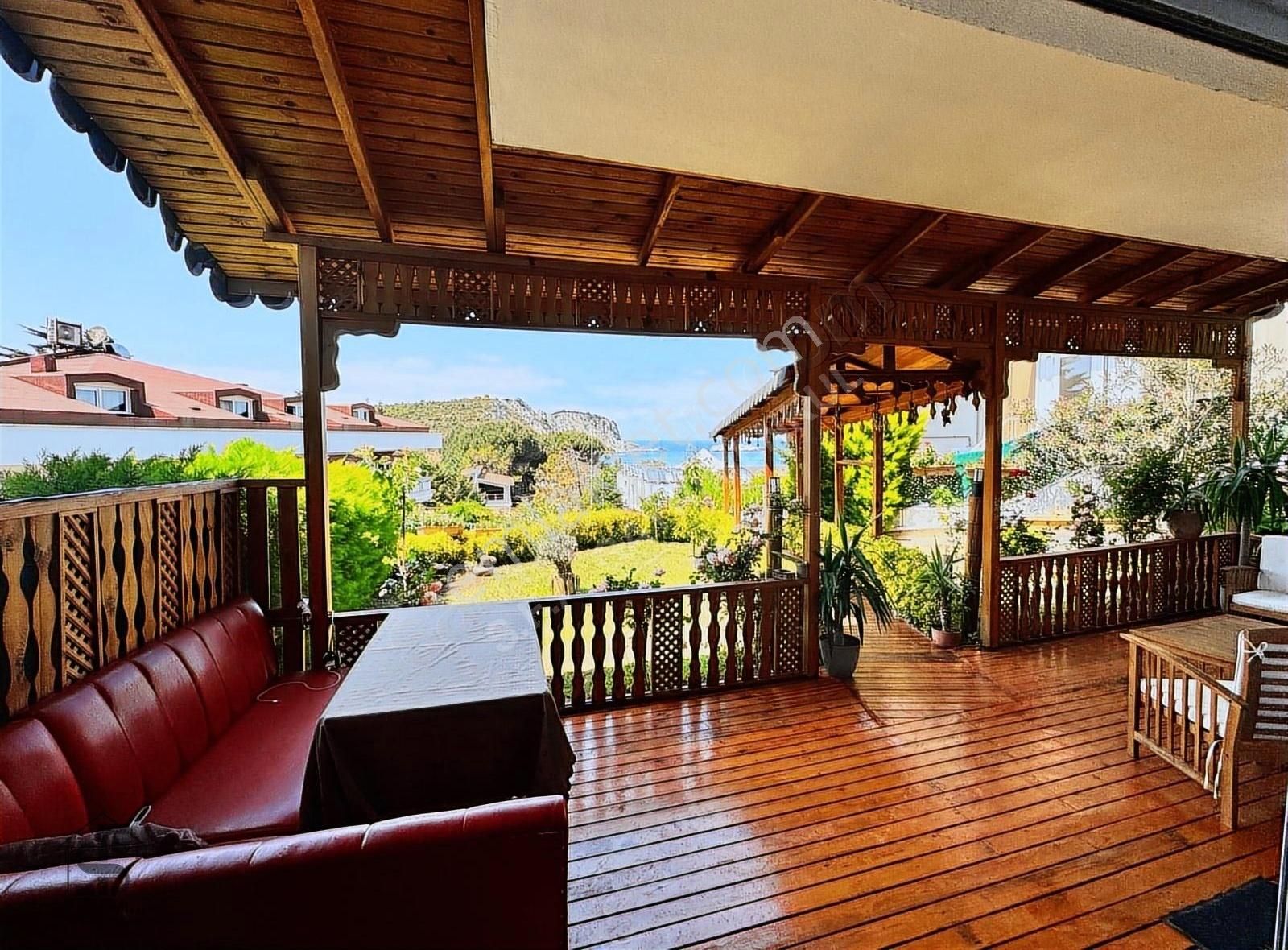 Bahçe Kullanımlı Tamamen Yenilenmiş Satılık 2+1 Kombili Daire