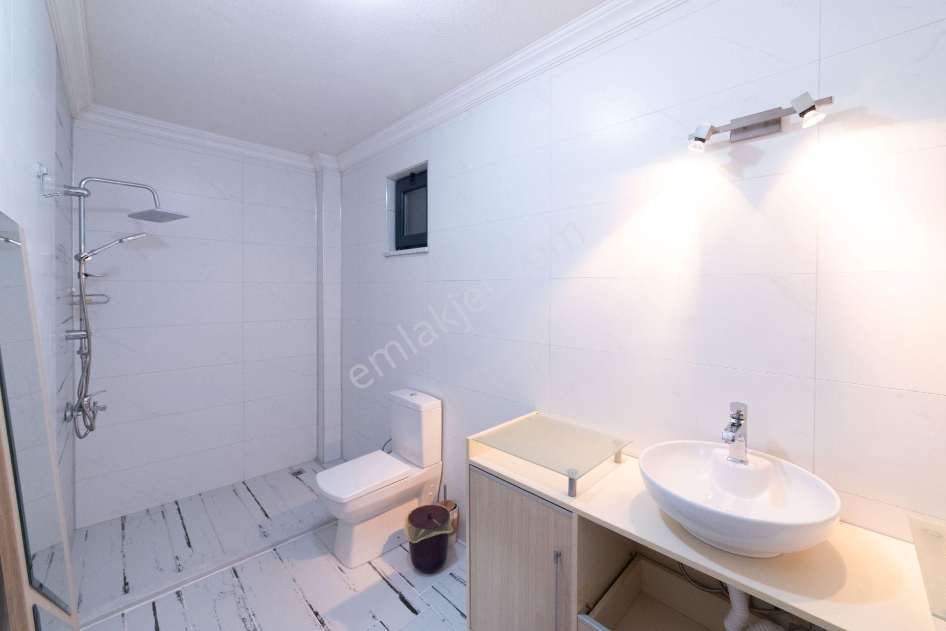 Dursunbey Çınar Köy'de Ceviz Ağaçlı Çiftlik Evi - Görsel 22