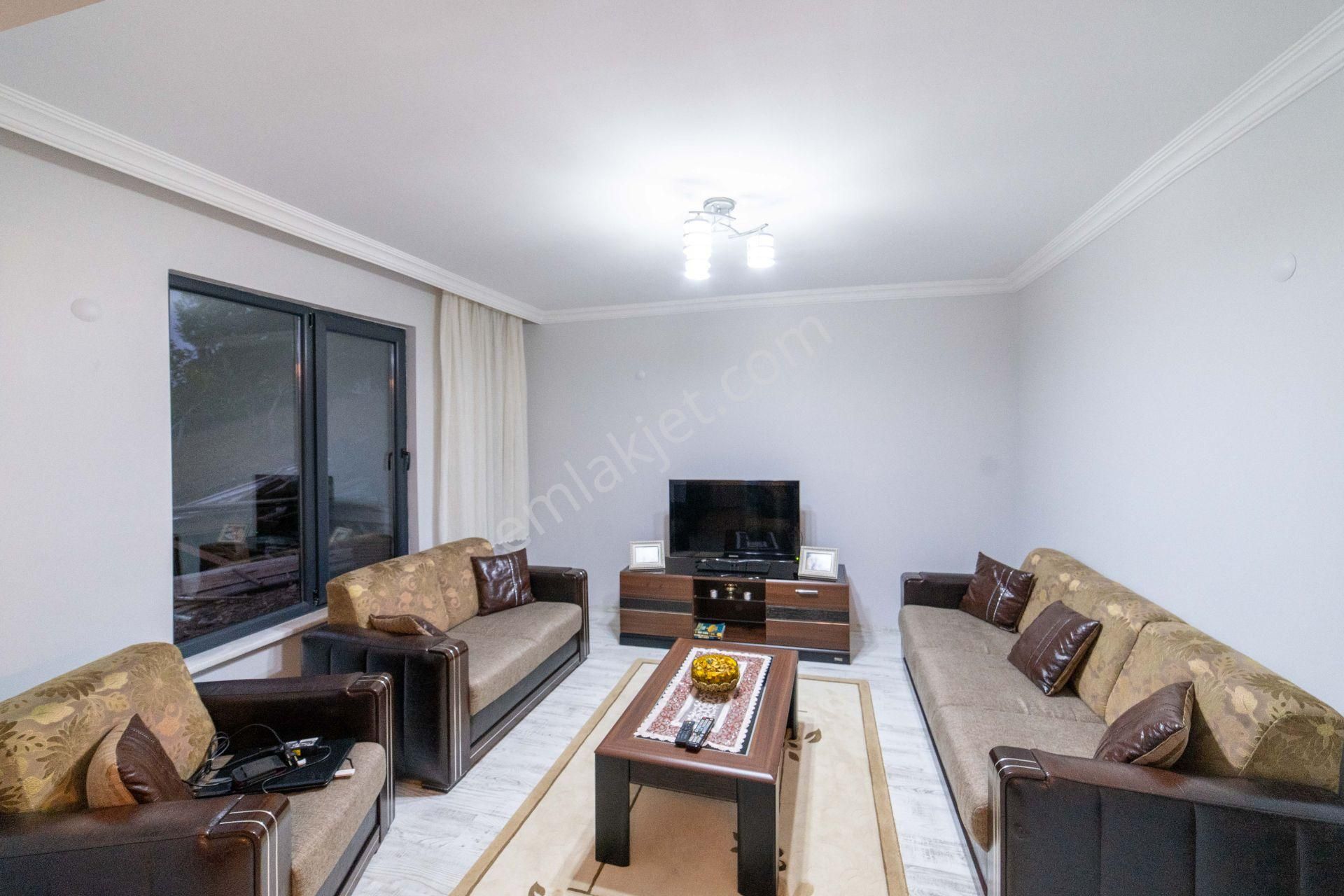 Dursunbey Çınar Köy'de Ceviz Ağaçlı Çiftlik Evi - Görsel 20