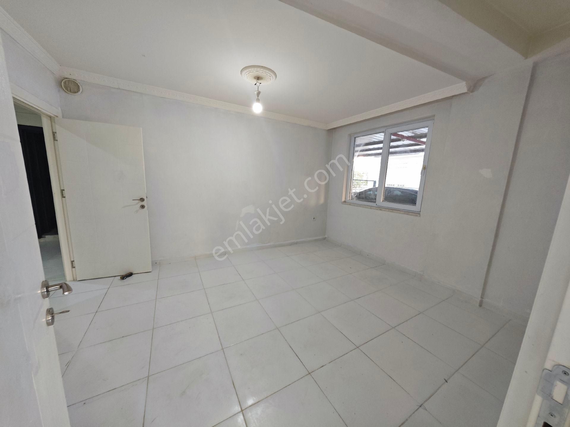 Güncel Ahatli Kiralik 2+0 Geniş Ayri Mutfak Tramvay Yakini