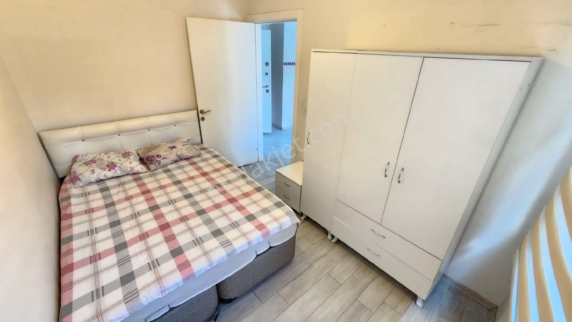 Sırakapılar'da 45 M² Asansörlü 6 Yıllık Ara Kat Ful Eşyalı Yüksek Kira Getirili Apart - Görsel 4