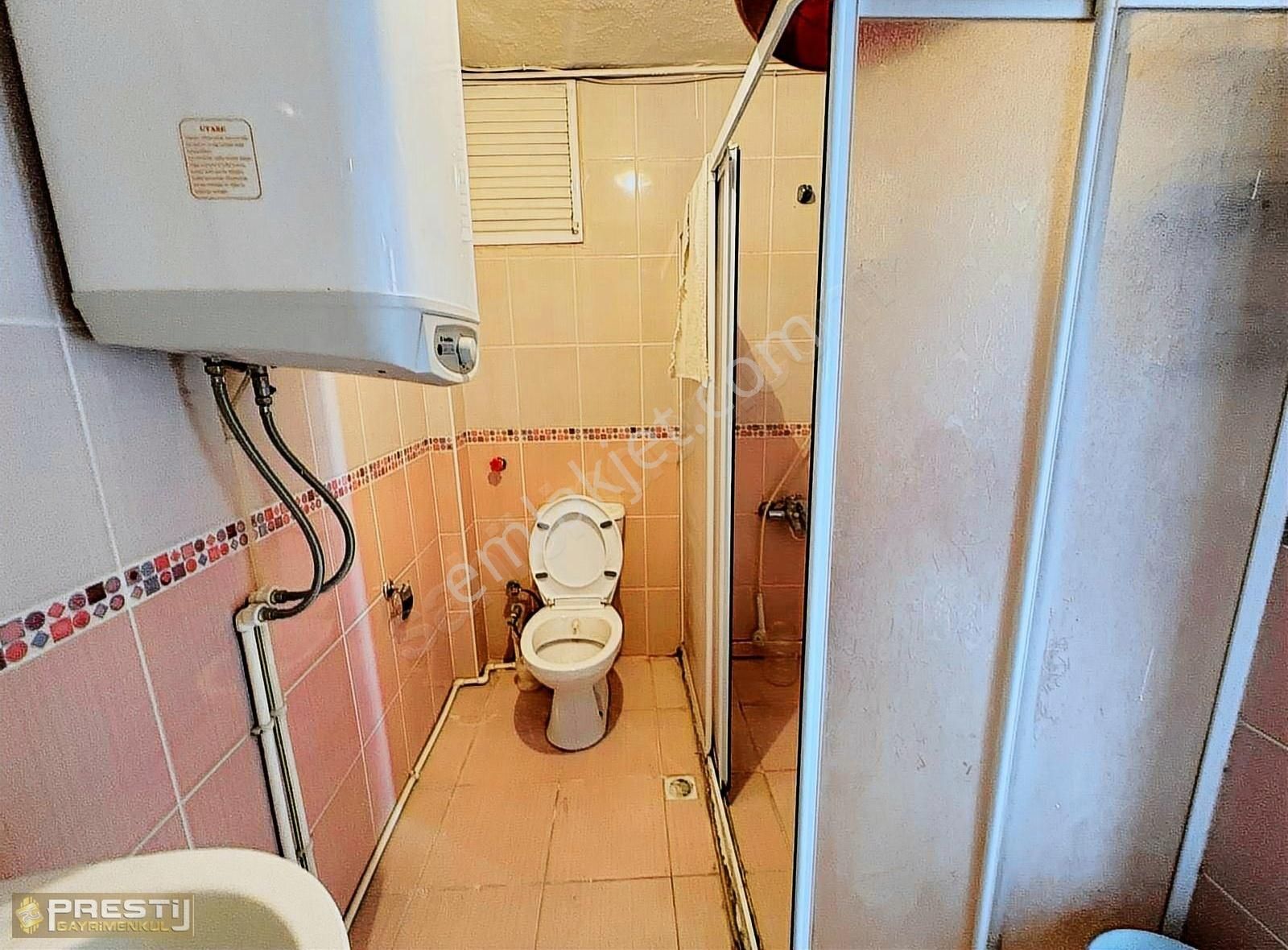Prestij'den Pirireis'te Asansörlü Geniş Oturumlu Temiz 3+1 Daire - Görsel 3