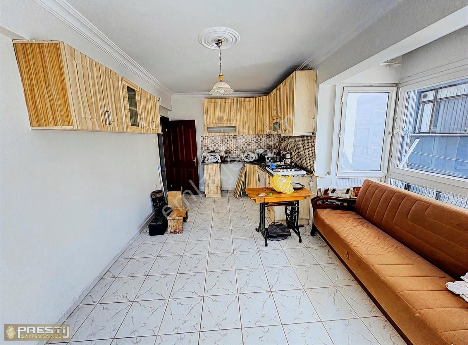 Prestij'den Pirireis'te Asansörlü Geniş Oturumlu Temiz 3+1 Daire - Görsel 12