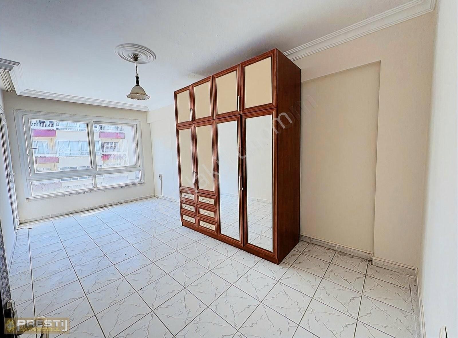 Prestij'den Pirireis'te Asansörlü Geniş Oturumlu Temiz 3+1 Daire - Görsel 15