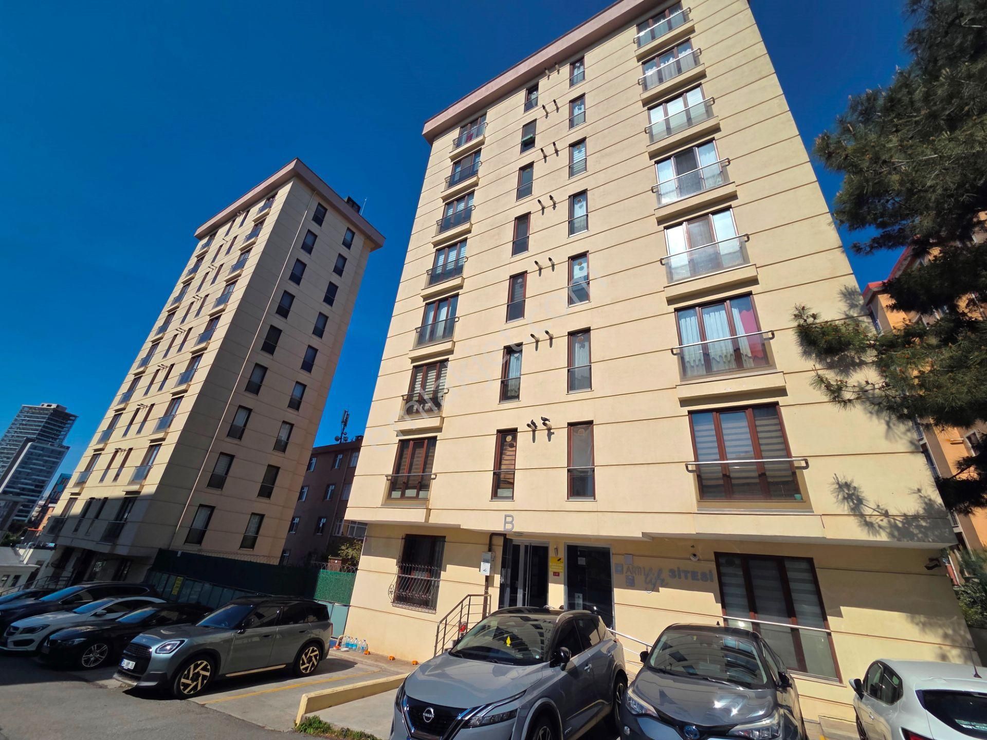 Ataşehir Artı1 Life'da 3.kat Kredi Limitsiz Boş 65m2 Satılık 1+1