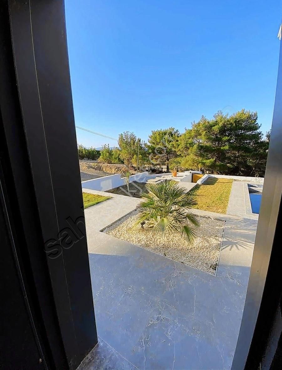 Alya Gayrimenkul Germiyan Bölgesinde Deniz Manzaralı Villa - Görsel 8