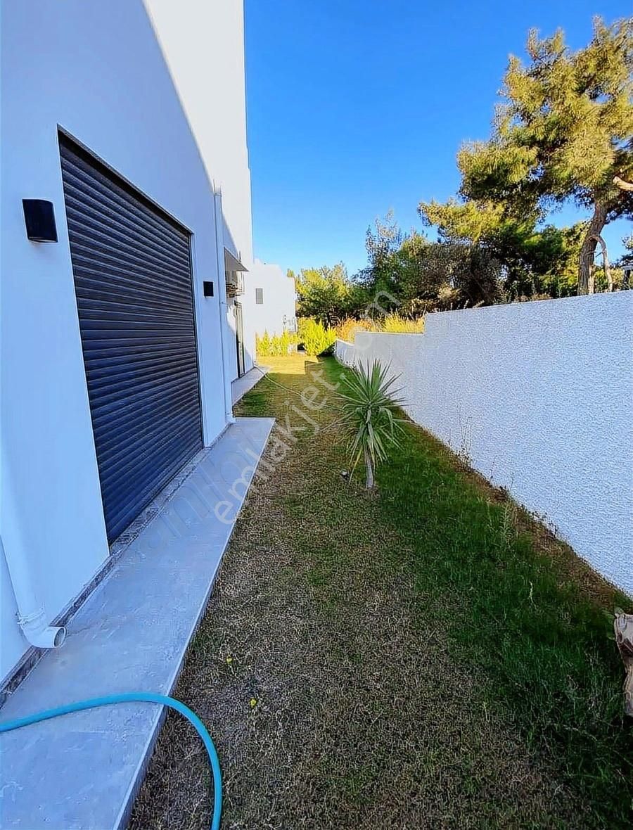 Alya Gayrimenkul Germiyan Bölgesinde Deniz Manzaralı Villa - Görsel 11