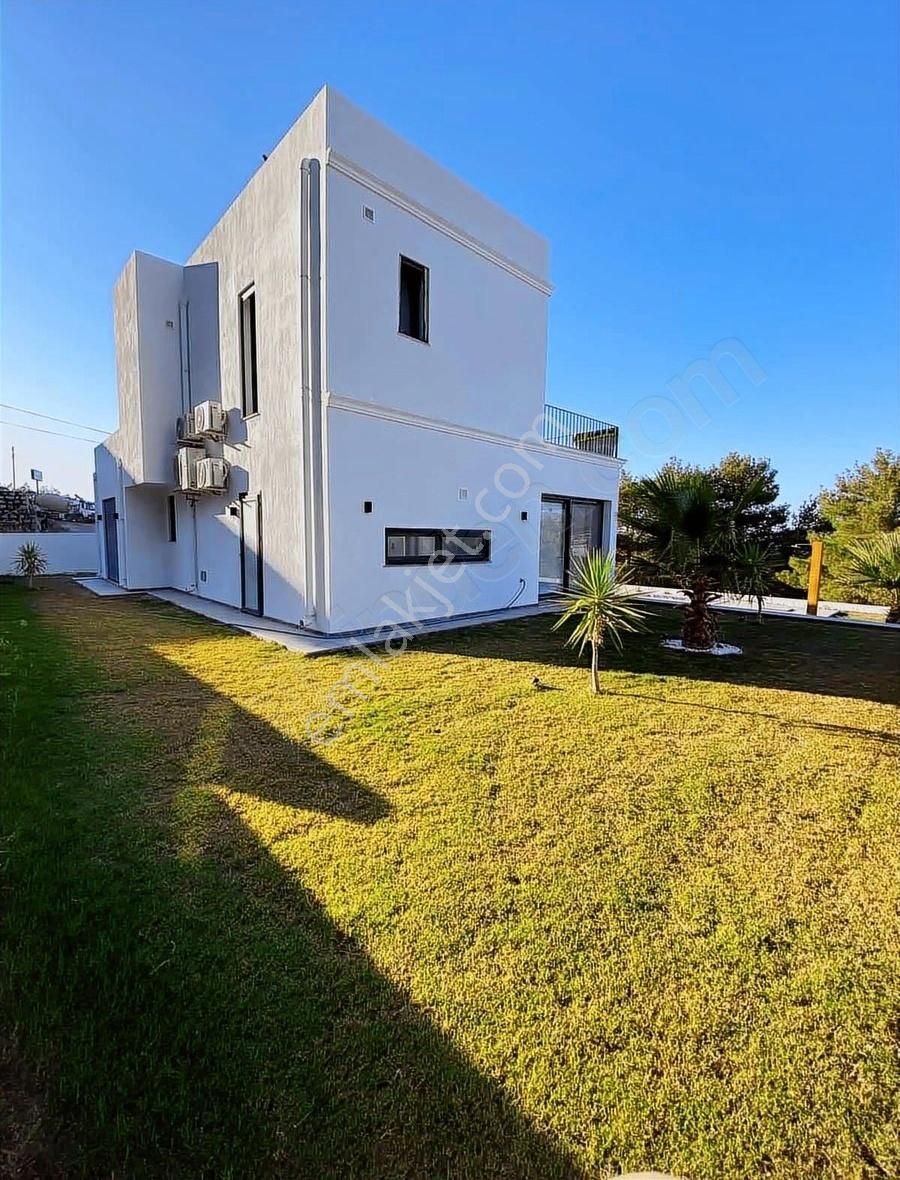 Alya Gayrimenkul Germiyan Bölgesinde Deniz Manzaralı Villa - Görsel 4