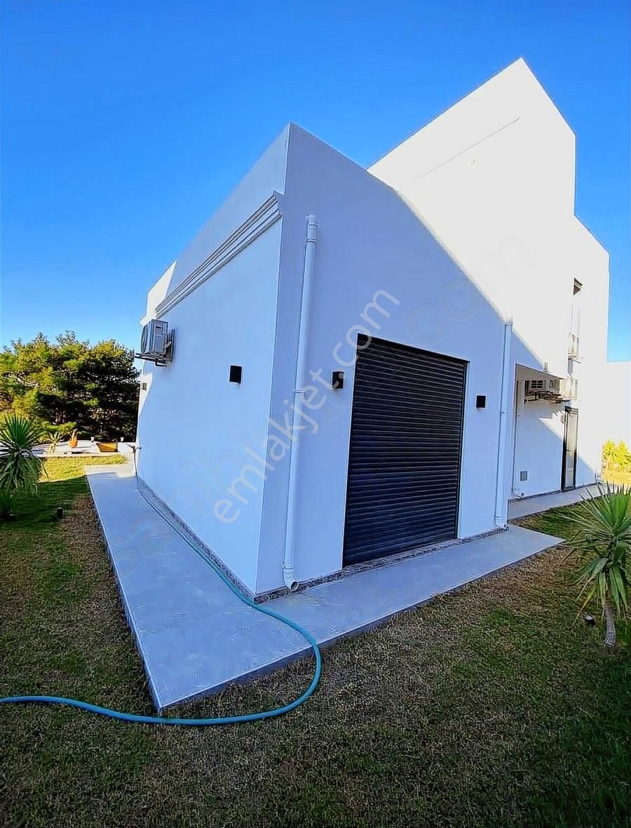 Alya Gayrimenkul Germiyan Bölgesinde Deniz Manzaralı Villa - Görsel 19