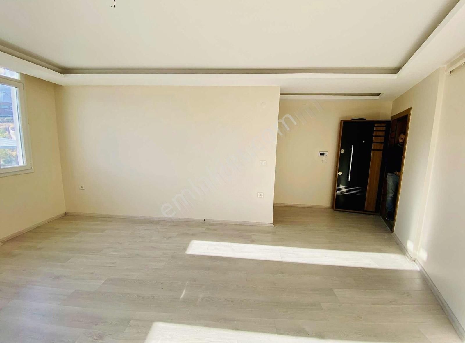 Merkezi Yerde Geniş 1+1 Doğalgazlı Daire