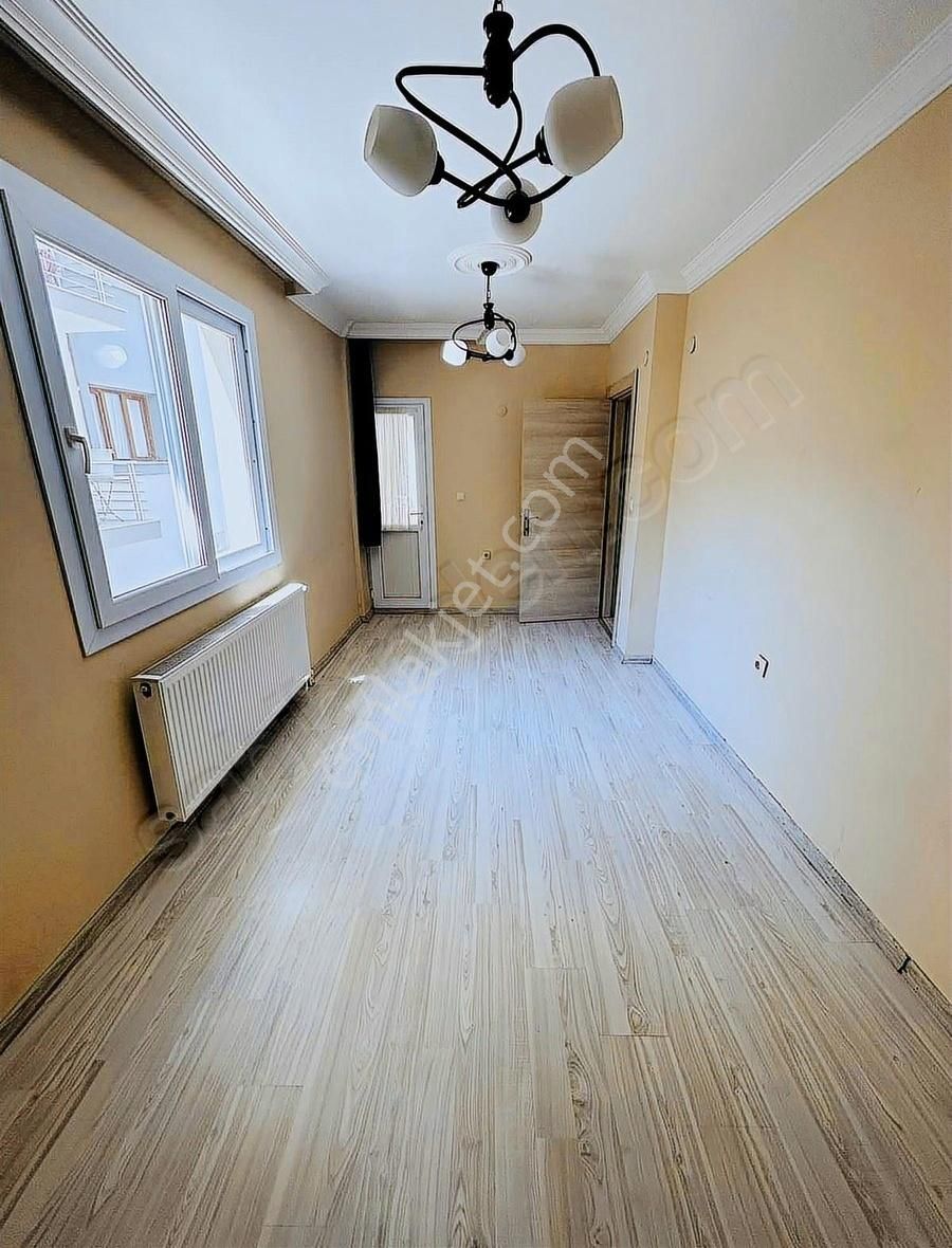 Ege Üniversitesi Arkasında 2+1 Arakat Doğalgazlı Kiralık Daire