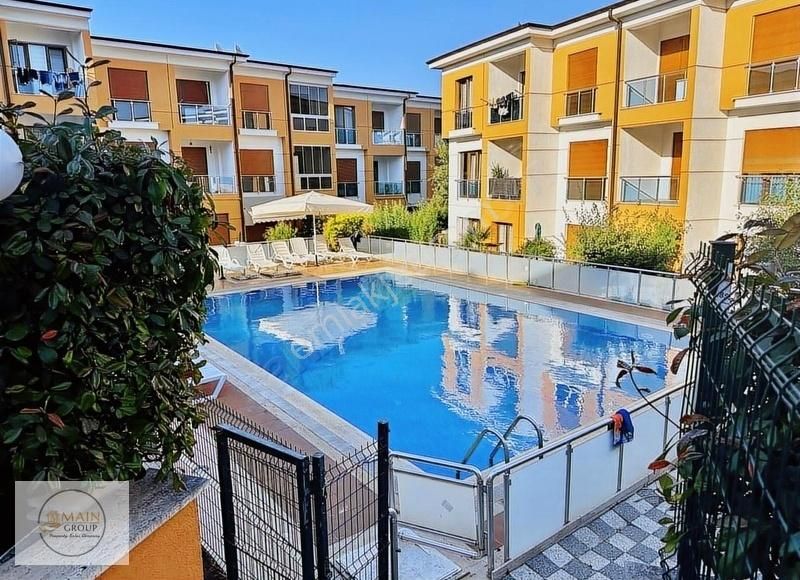 Prestijli Sitede Merkezi Konumda Villa Denize Yakın - Görsel 16