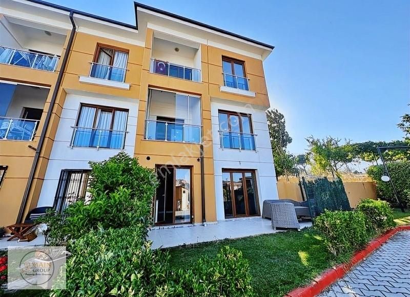 Prestijli Sitede Merkezi Konumda Villa Denize Yakın - Görsel 20