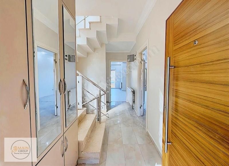 Prestijli Sitede Merkezi Konumda Villa Denize Yakın - Görsel 14