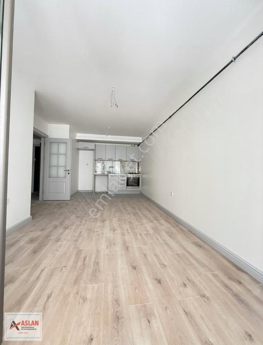 Çengelköy Ana Cadde Üst Konut & Avm Projesinde 2+1 Kiralık Daire - Görsel 6