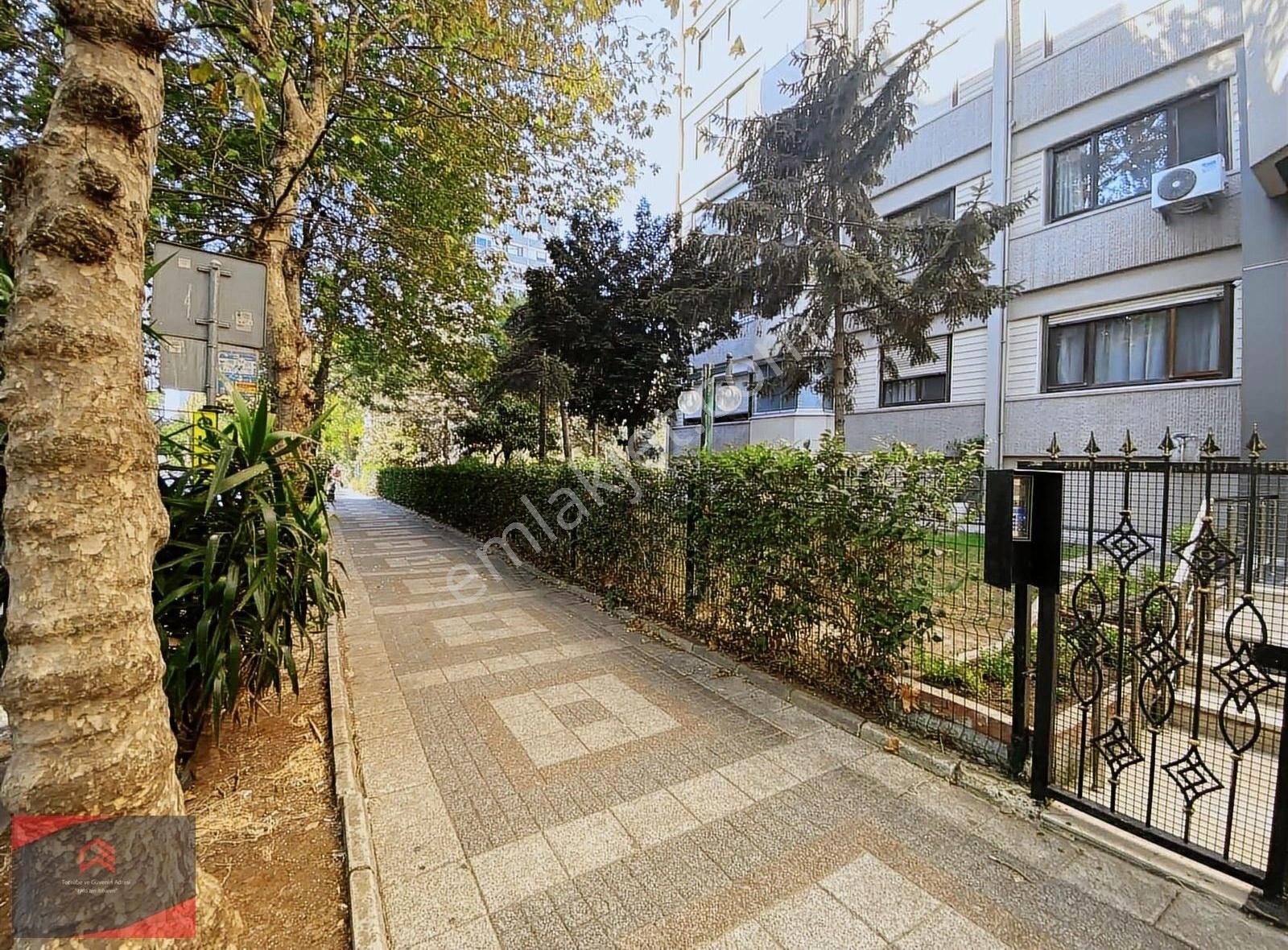 Ataköy 9.kısım A' Lar Da 3+1 Boş Tadilatlı
