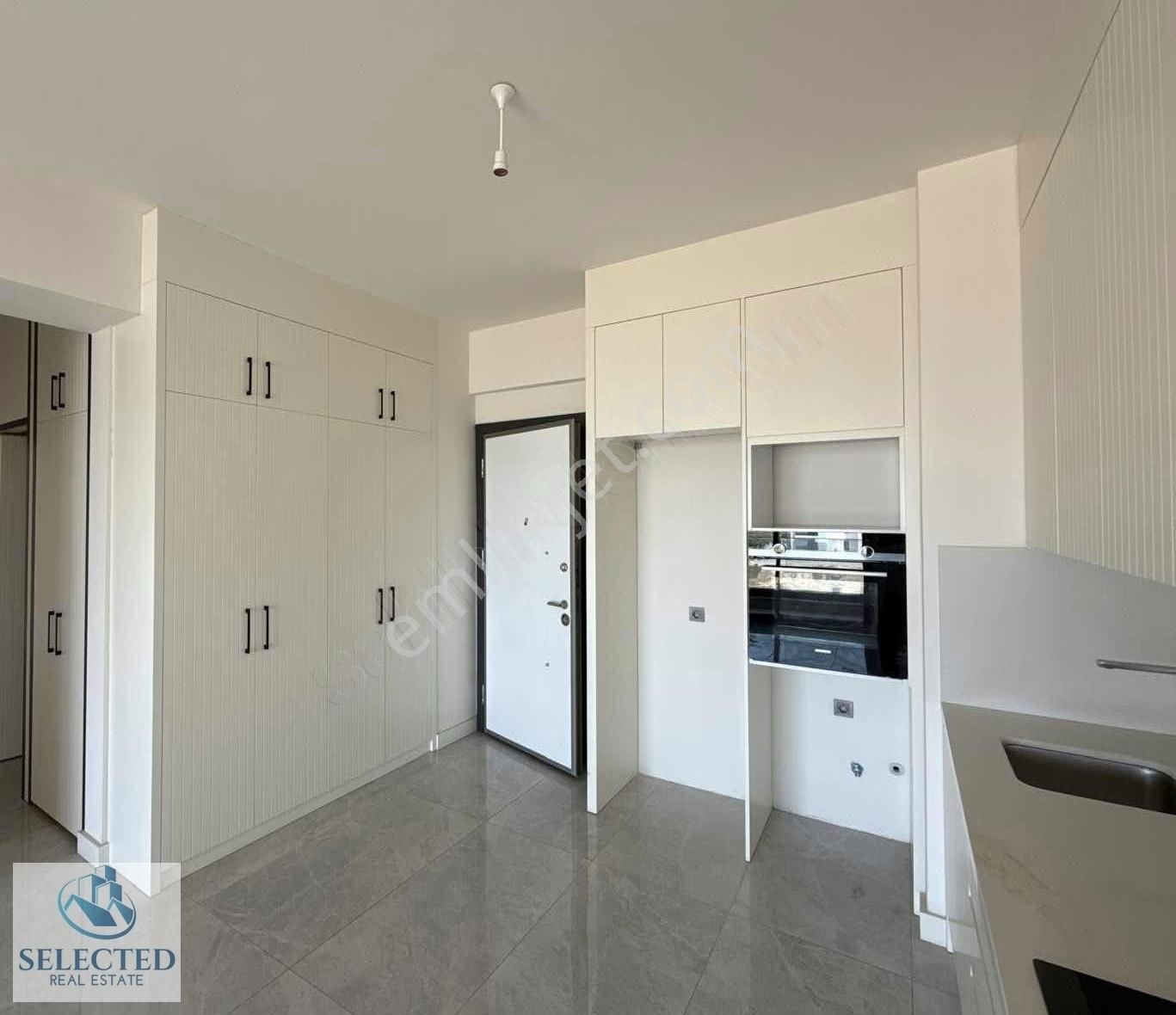 Tk 77 'de Havuz Cepheli Ara Kat 2+1 Daire - Görsel 12