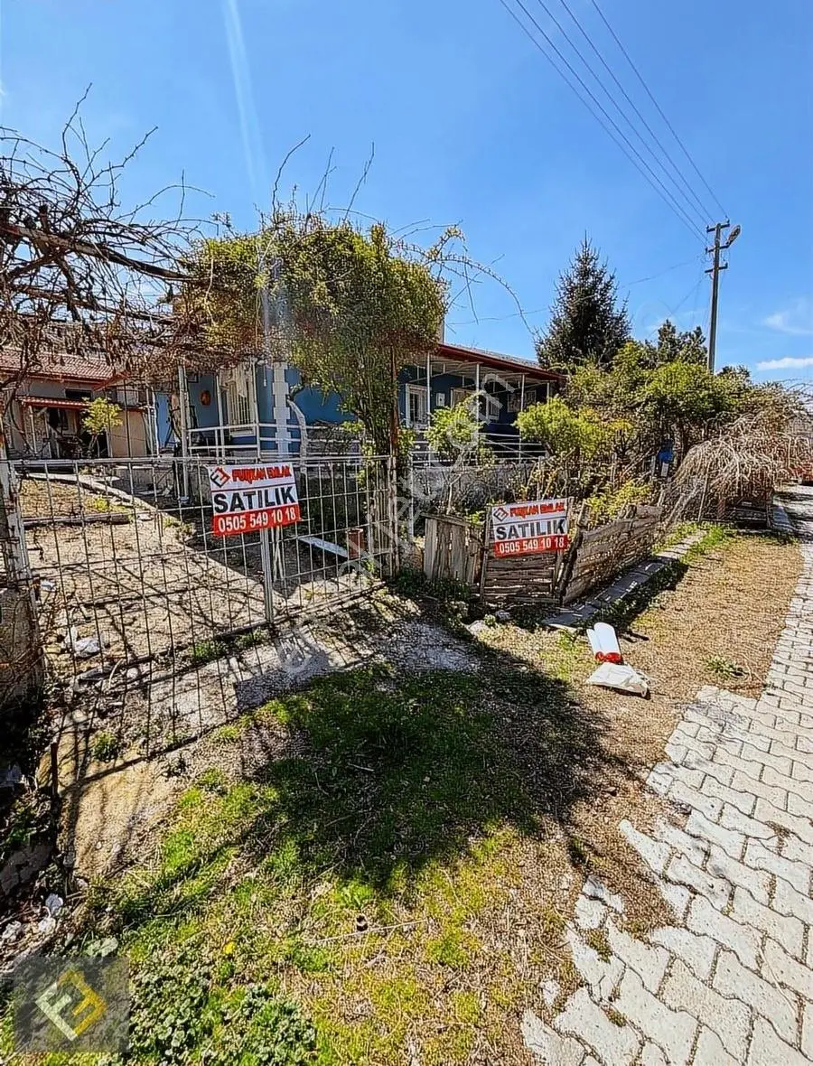 Çay Cumhuriyet Deprem Evlerinde Bahçeli Satılık Müstakil Ev