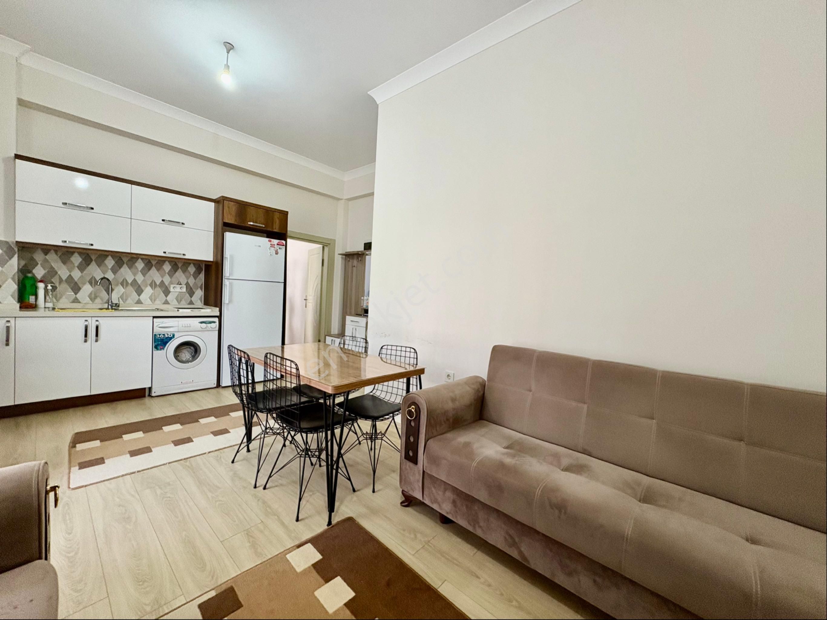 Eras Gayrimenkulden Üniversite Karşısında Satılık Eşyalı Daire