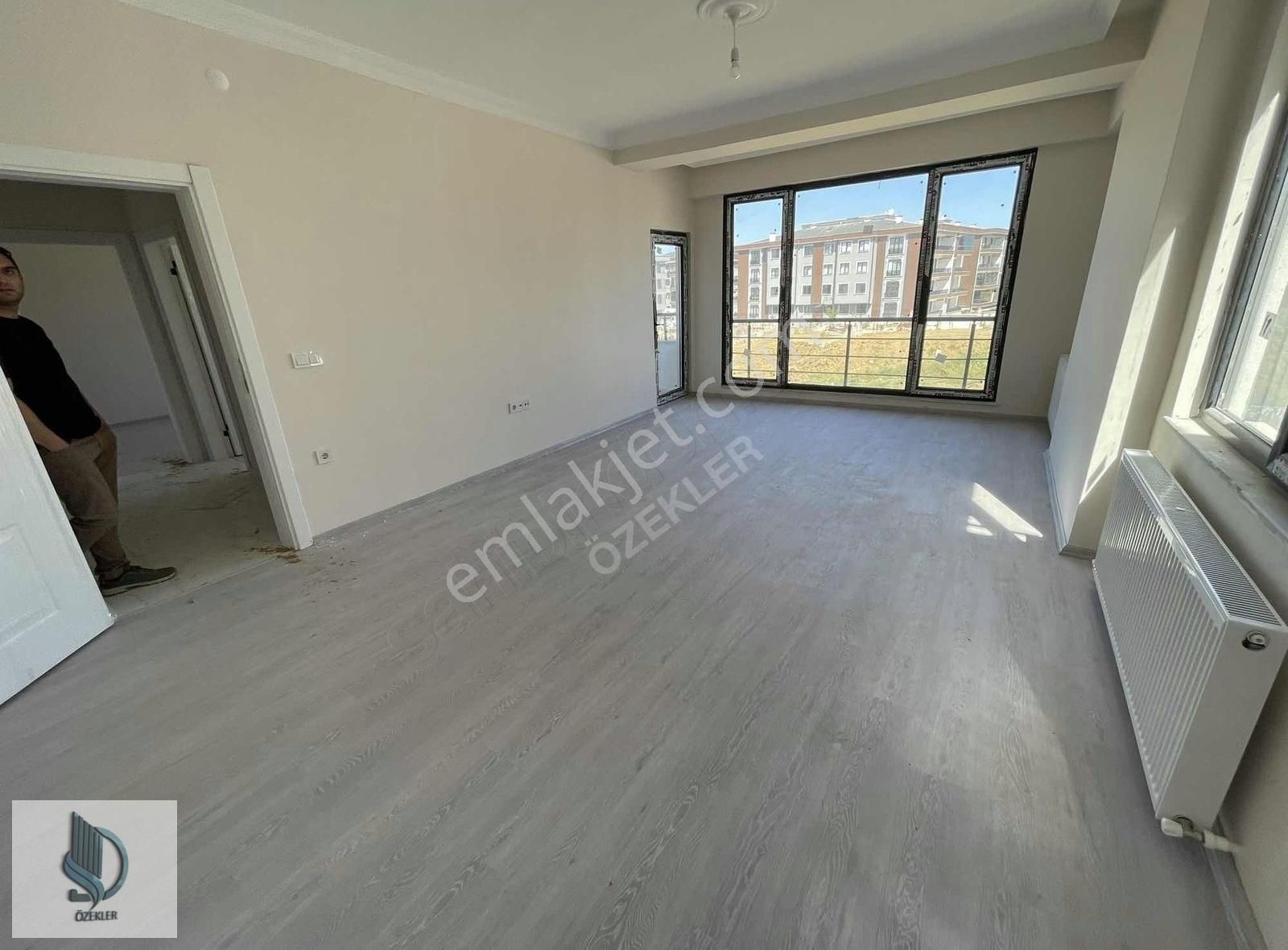 Yeni Bina Ara Kat 3+1 Geniş Ferah Lüks Daire Otoparklı - Görsel 18