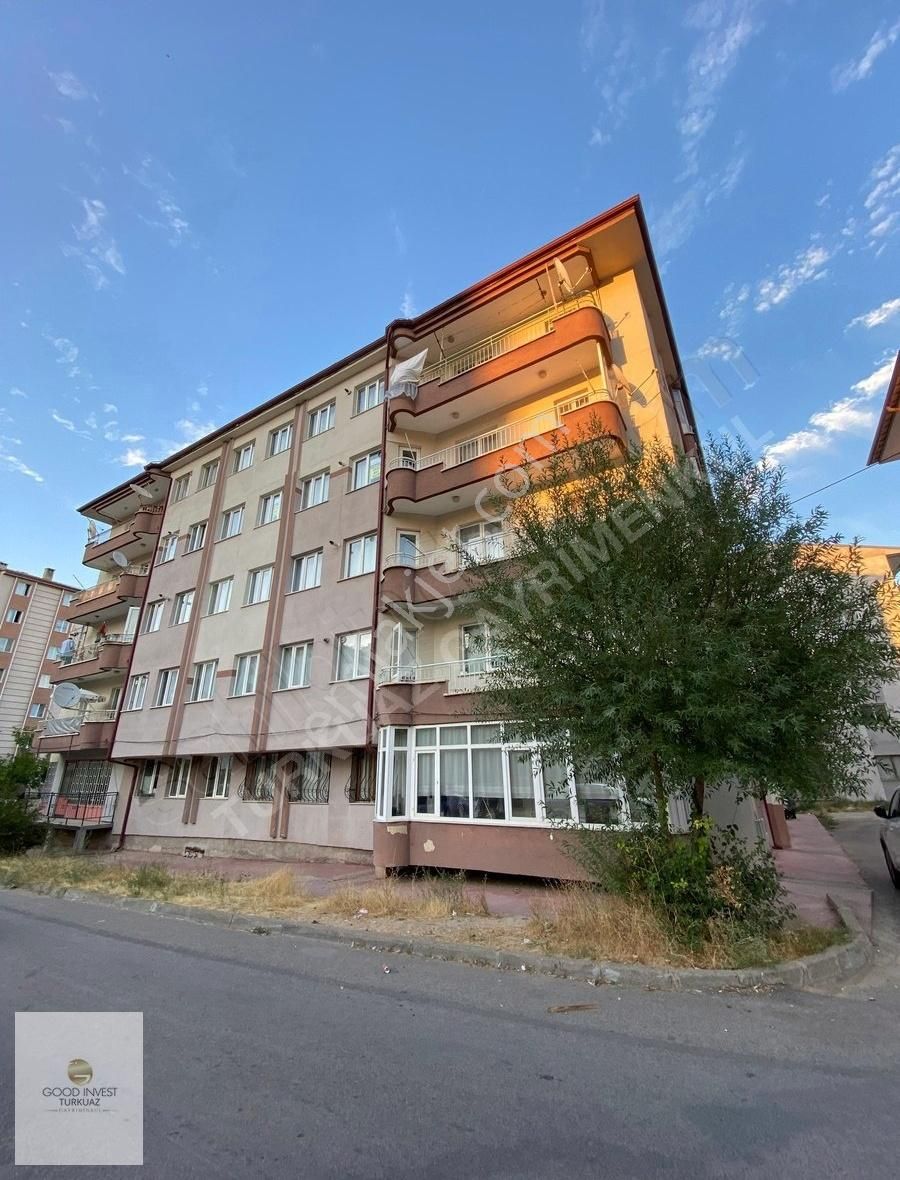 Turkuazdan Sıcak Bir Yuva - Huzur Mahallesinde Kiralık 3+1 Daire