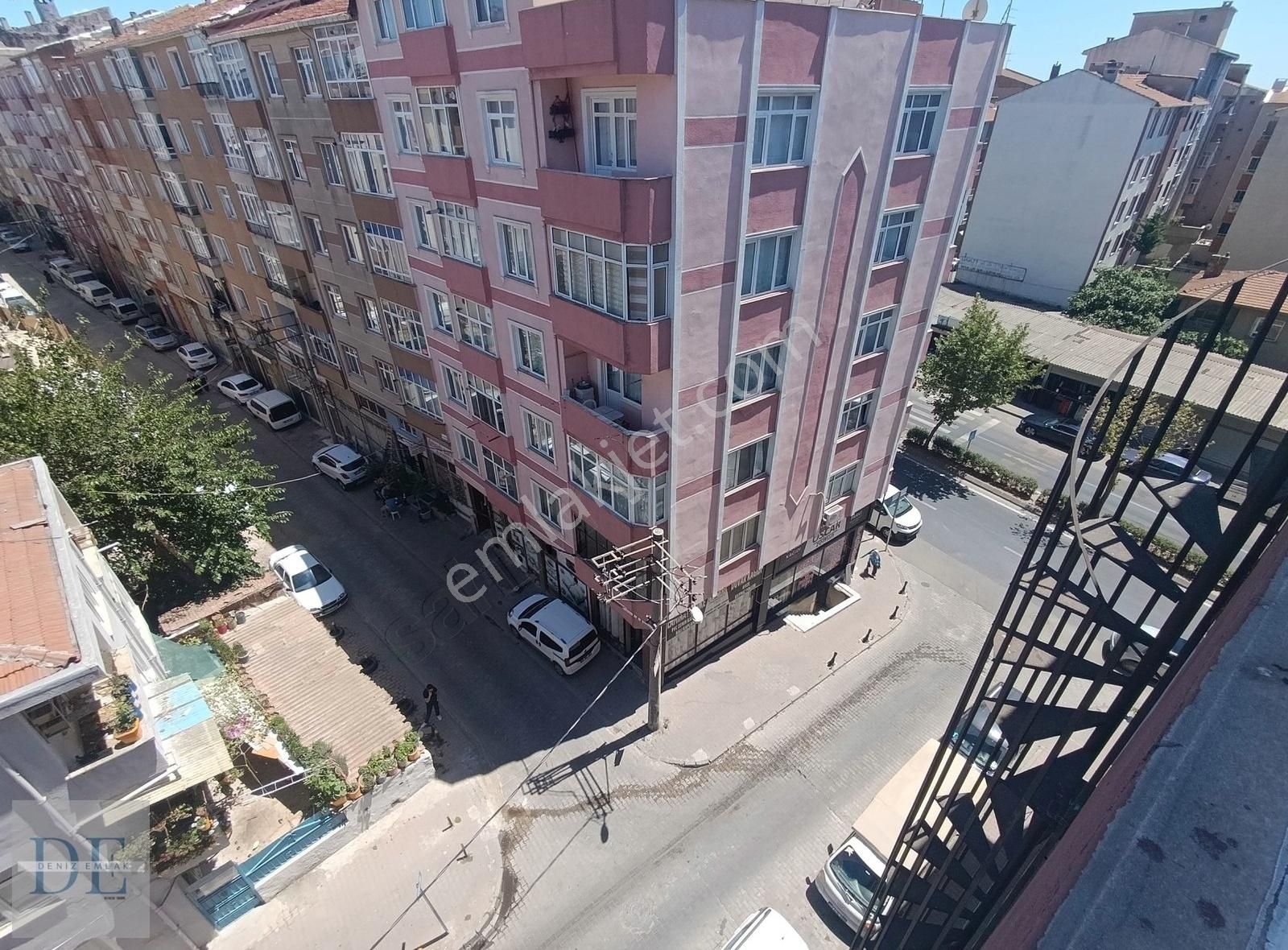 Atatürk Bulvarı Cadde Üzerinde 3+1 Satılık Geniş Daire - Görsel 15