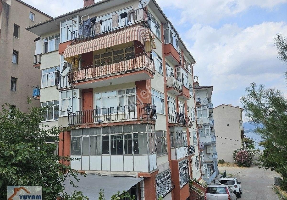 Değirmendere Yüzbaşılarda 3.ncü Kat 3+1 Kiralık Daire