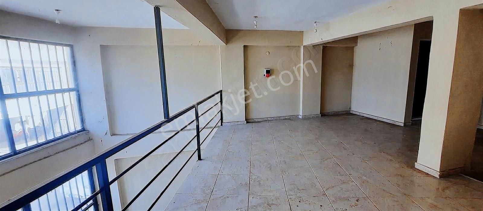 Karacabey Tabaklar'da Satılık 3 Katlı 165m² Dükkân - Görsel 2