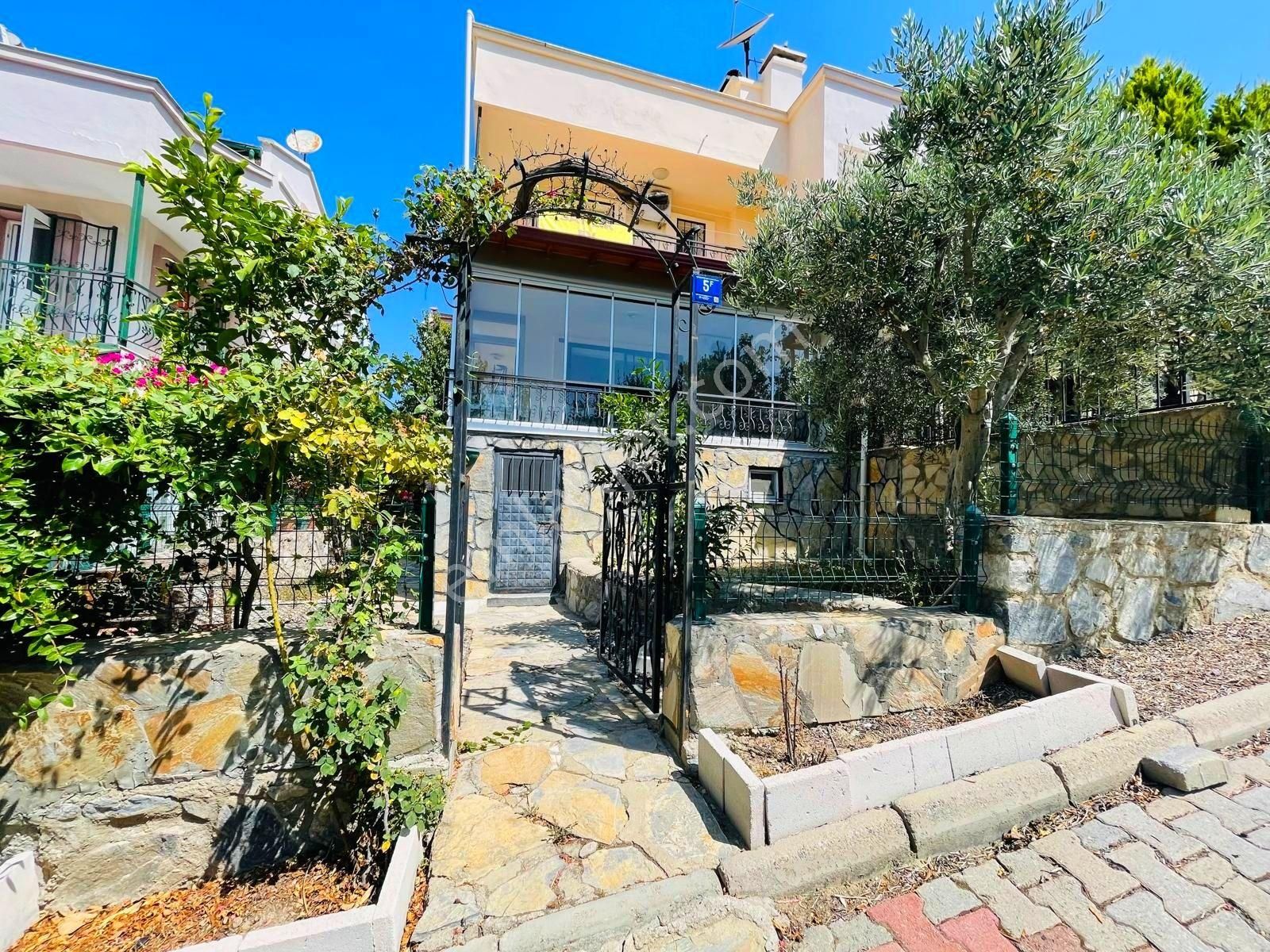 Soğucak Havuzlu Site Masrafsız Villa