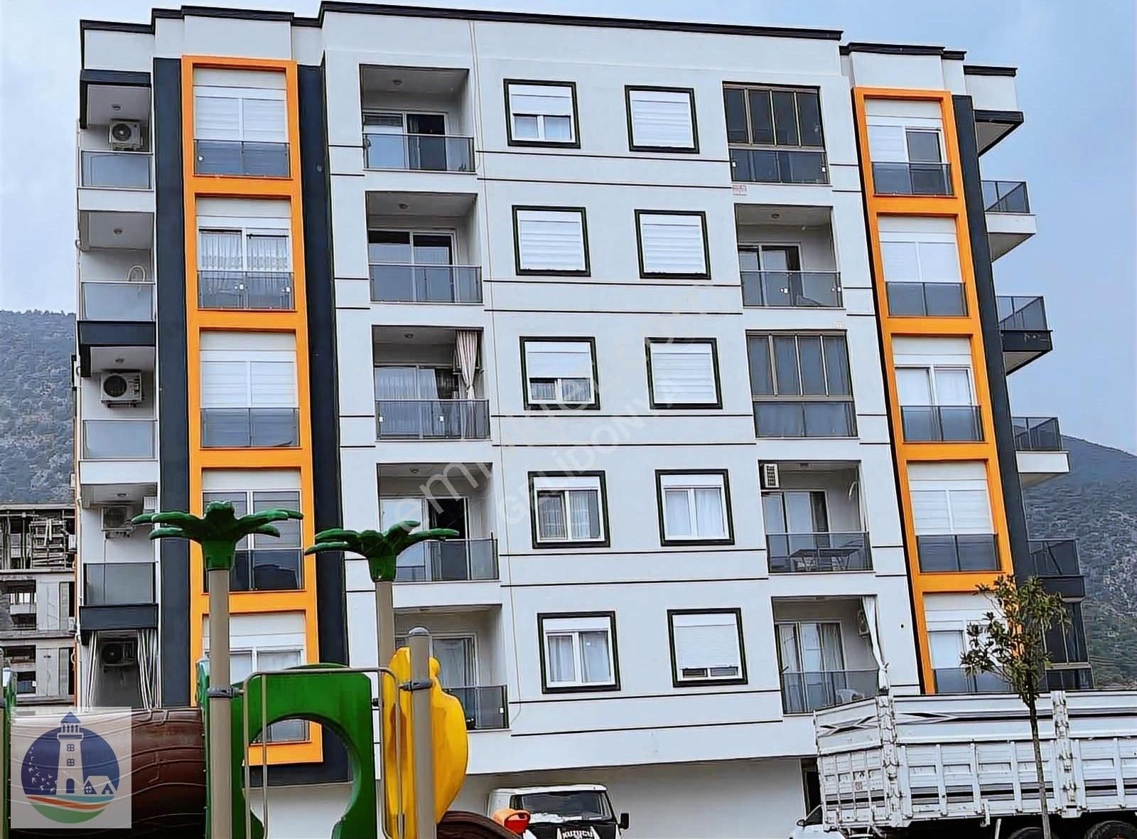 Finike'de Satılık Eşyalı 1+1 Daire (iskanlı ) Önü Açık Alan