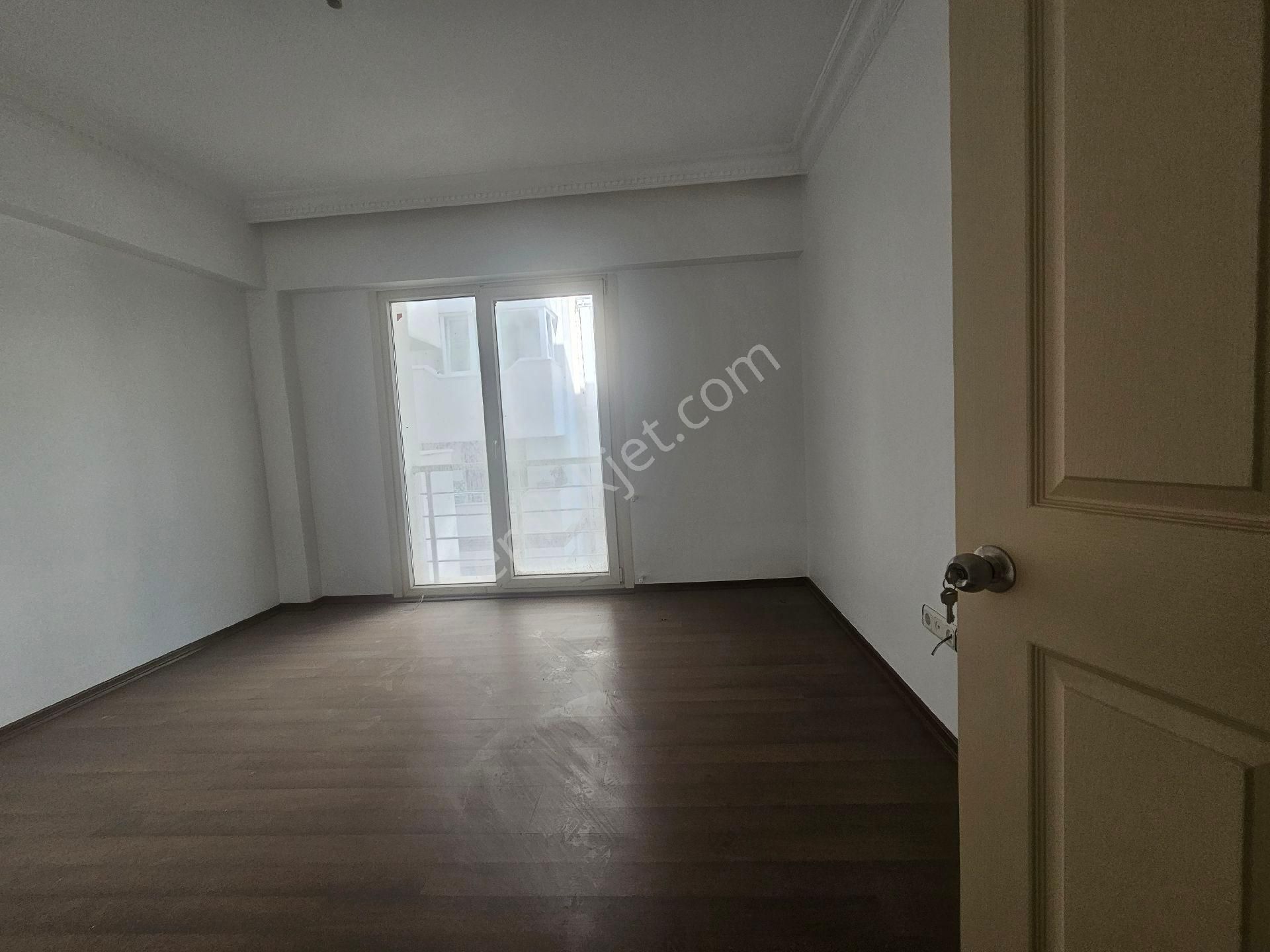 Silivri Yeni Mahalle Satılık 4+1 Normal Arakat Daıre - Görsel 13